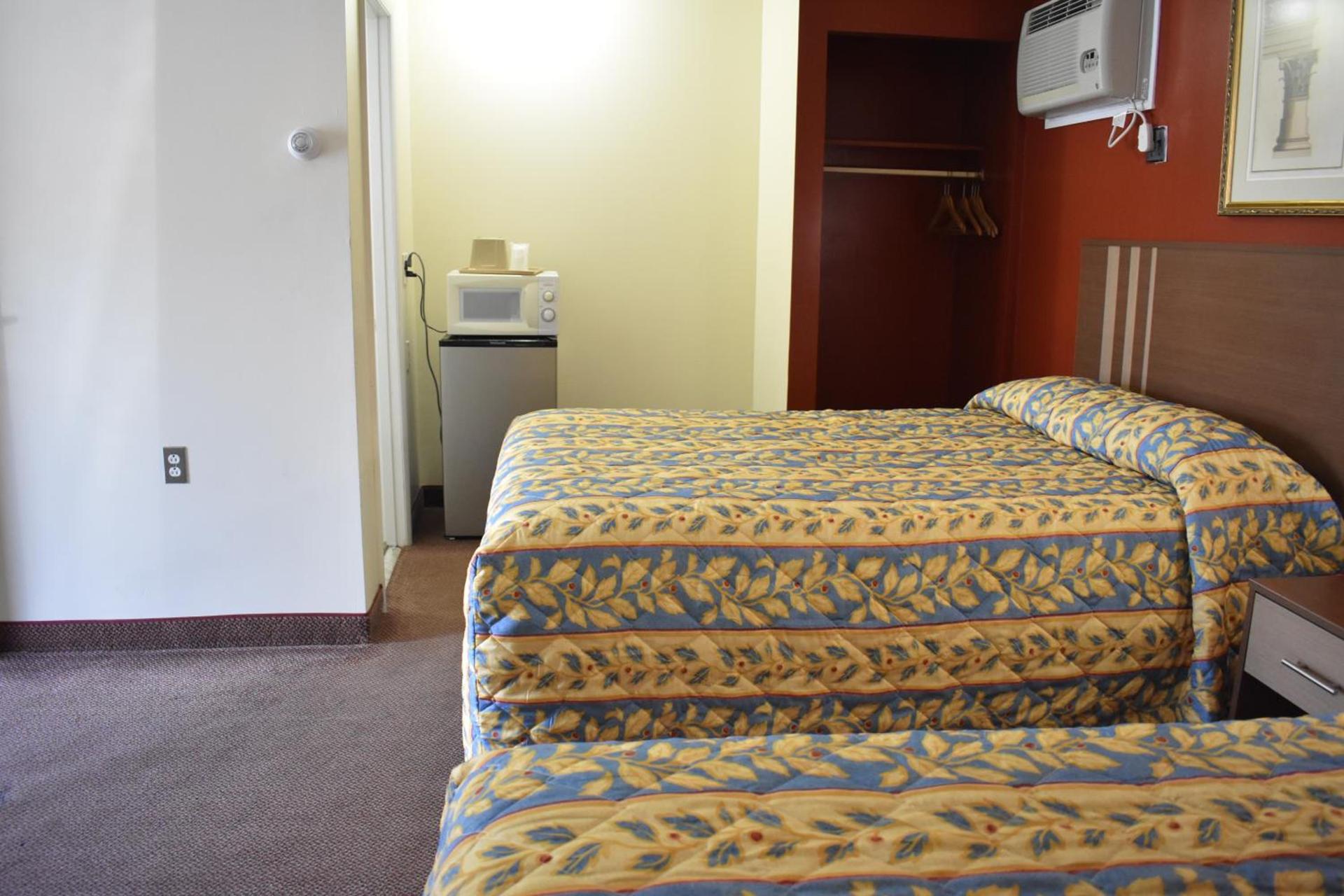 South Hills Motel photo 24