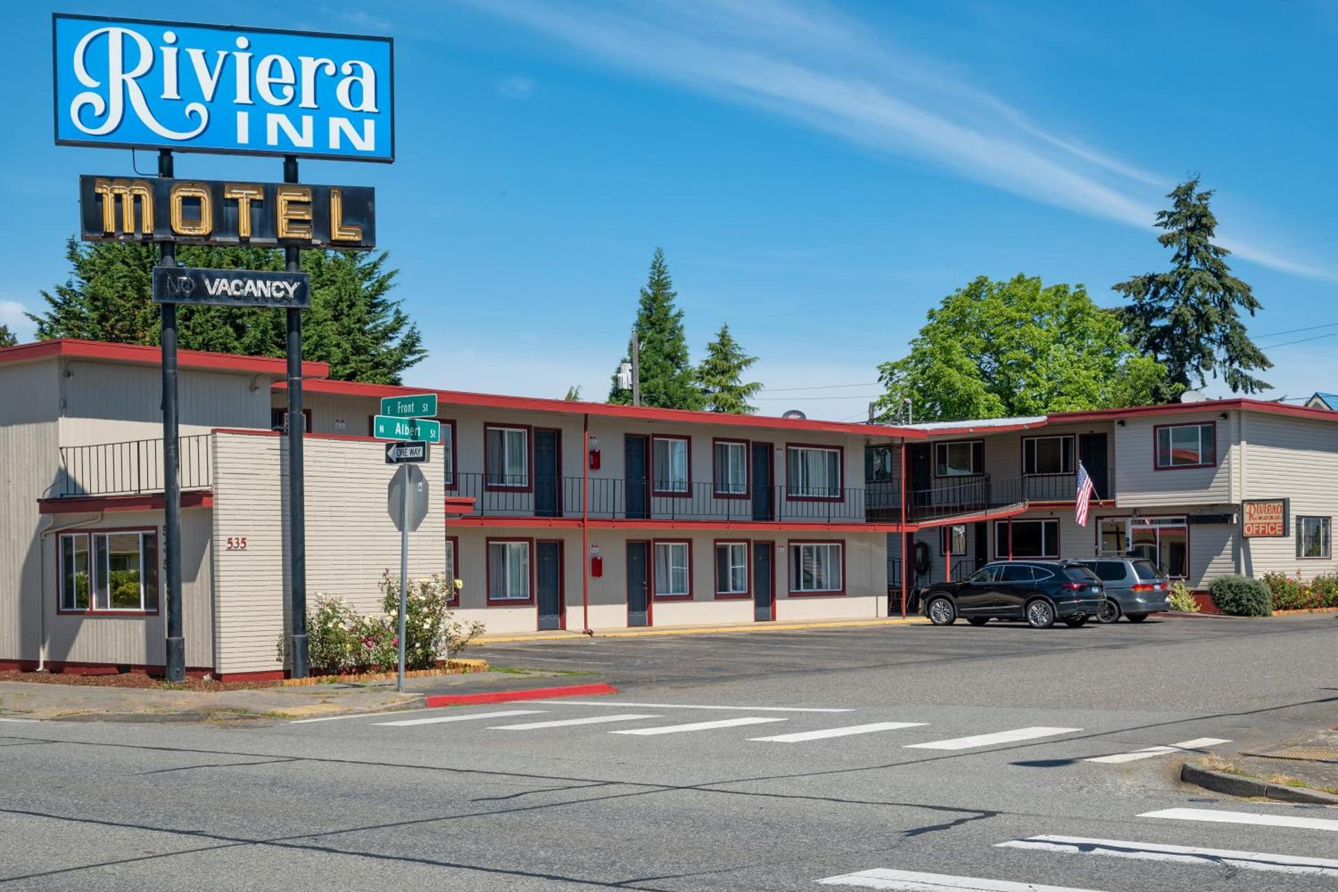Riviera Inn photo 2