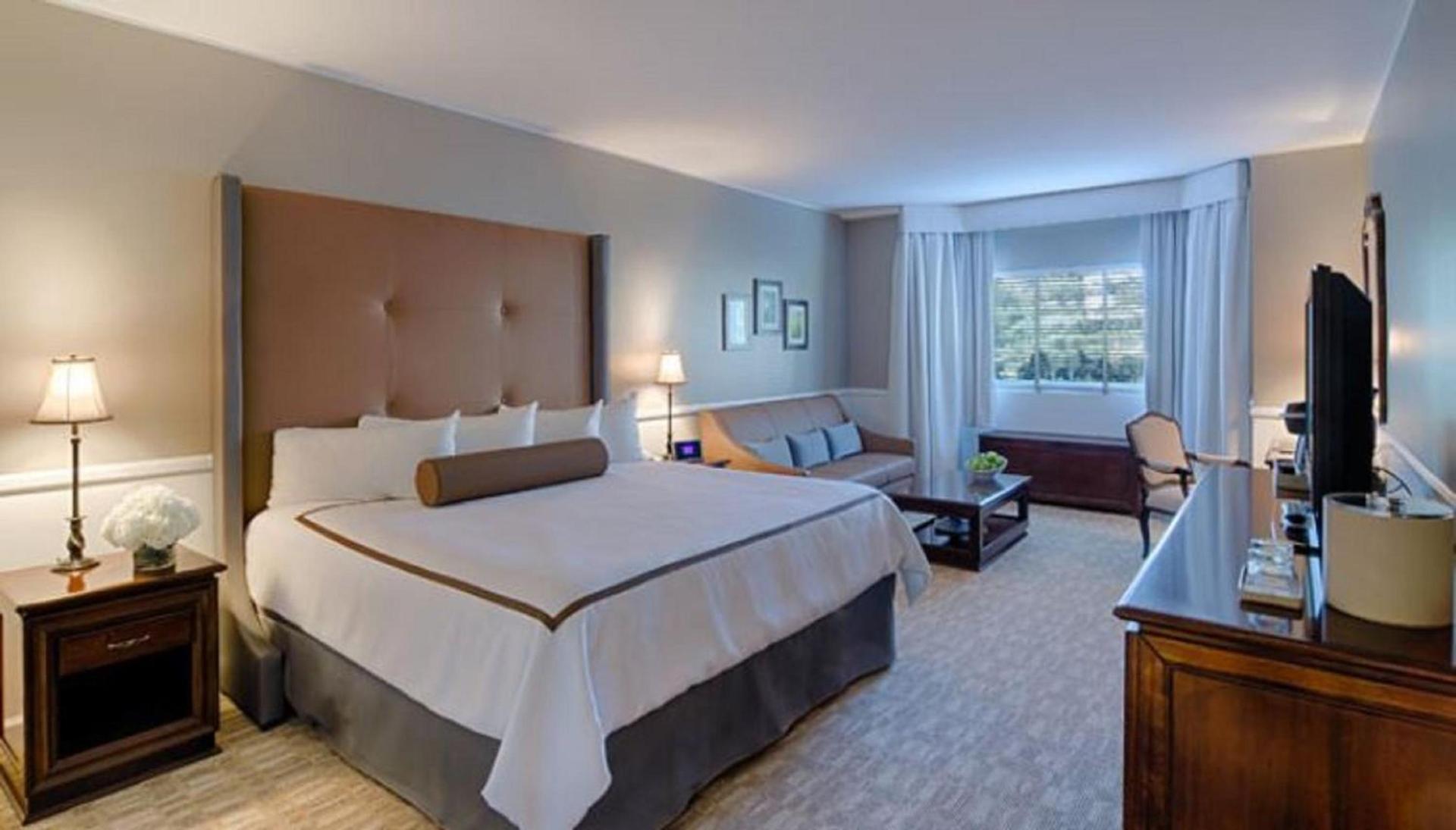 Garden City Hotel photo 39