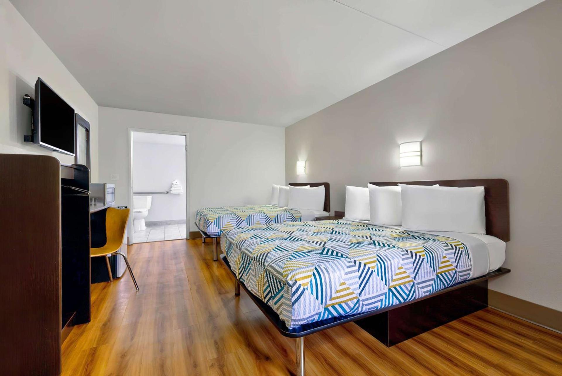 Motel 6-Plano, TX - Plano Northeast photo 13