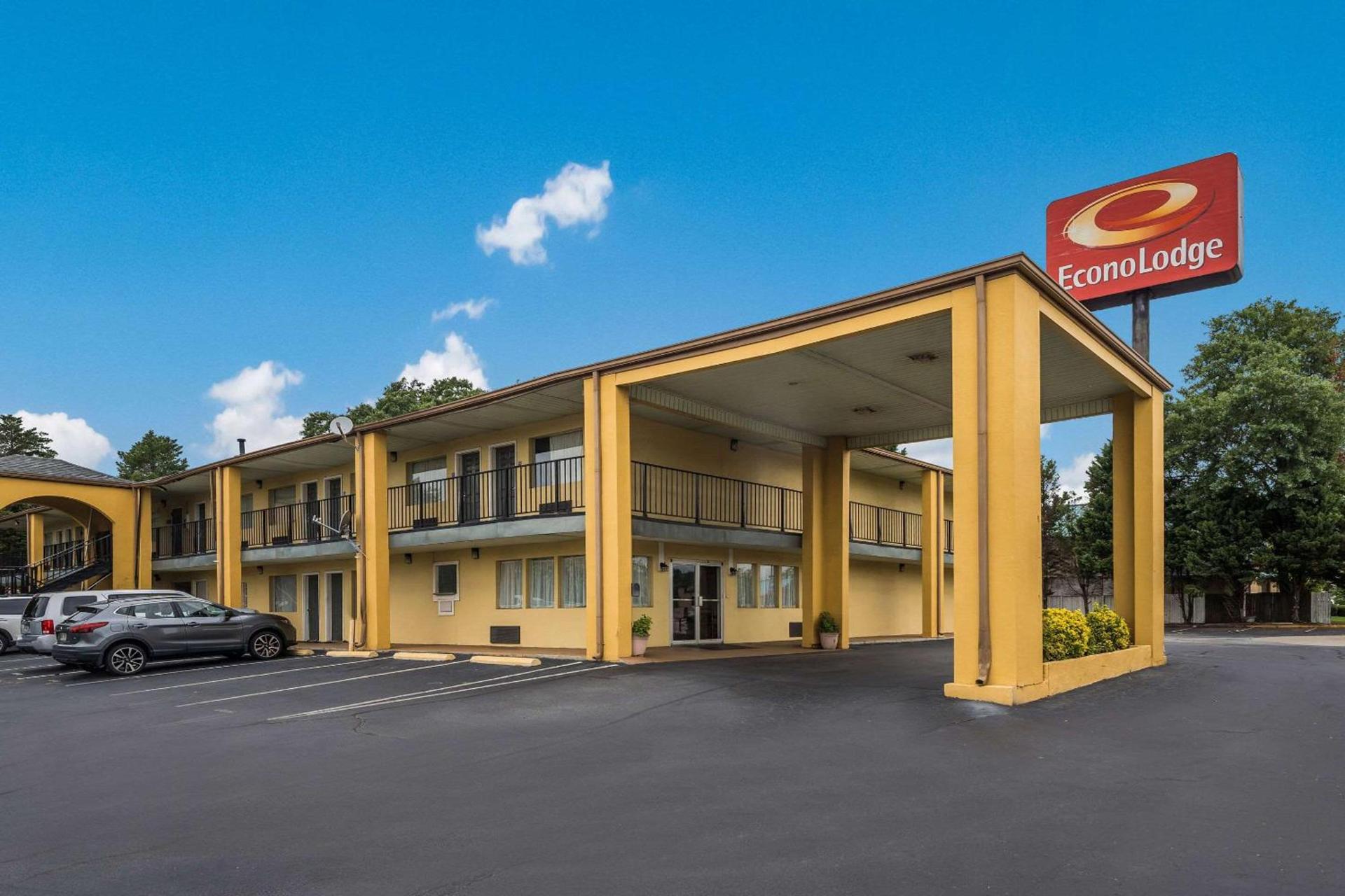 Econo Lodge Thomaston photo 1