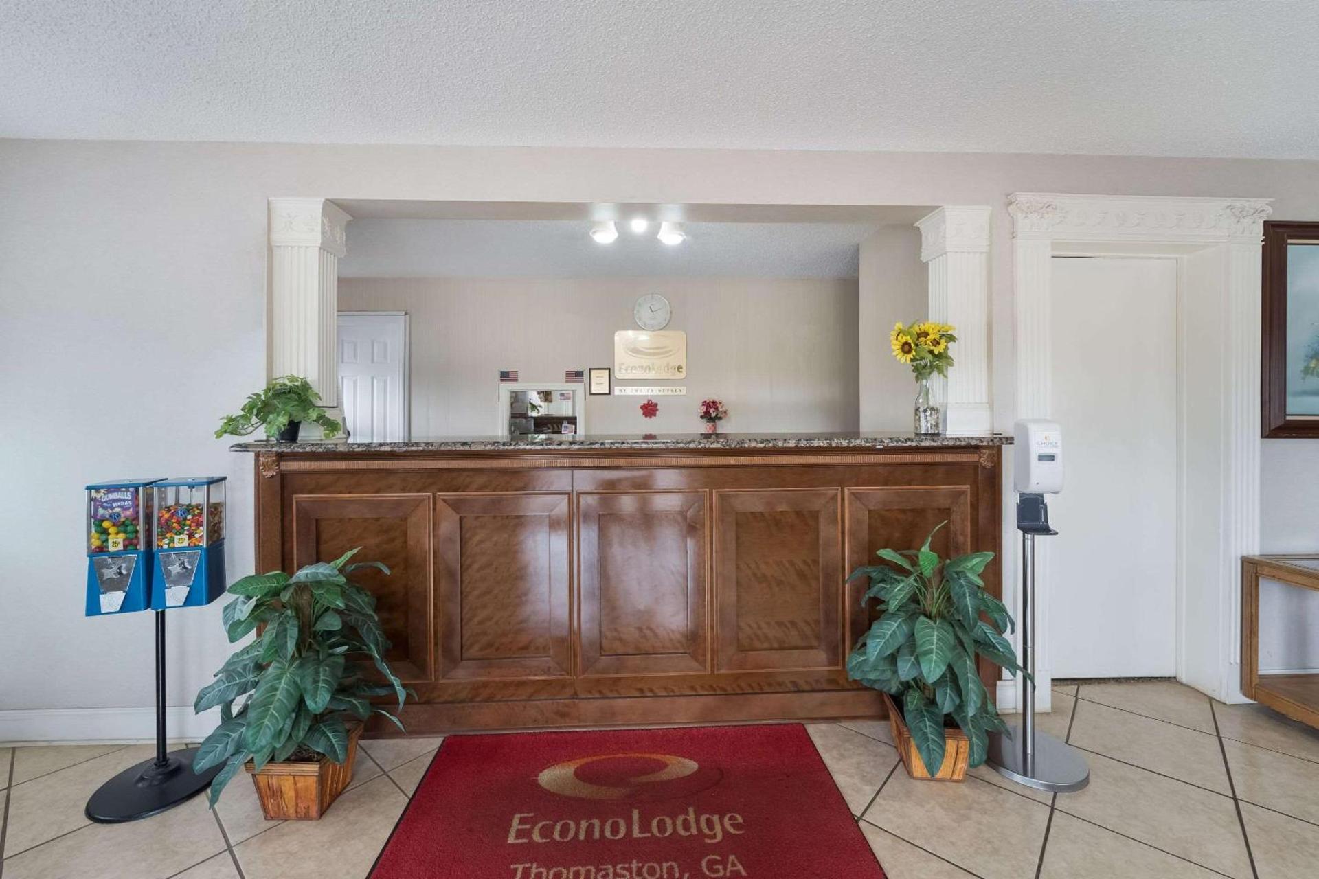 Econo Lodge Thomaston photo 6