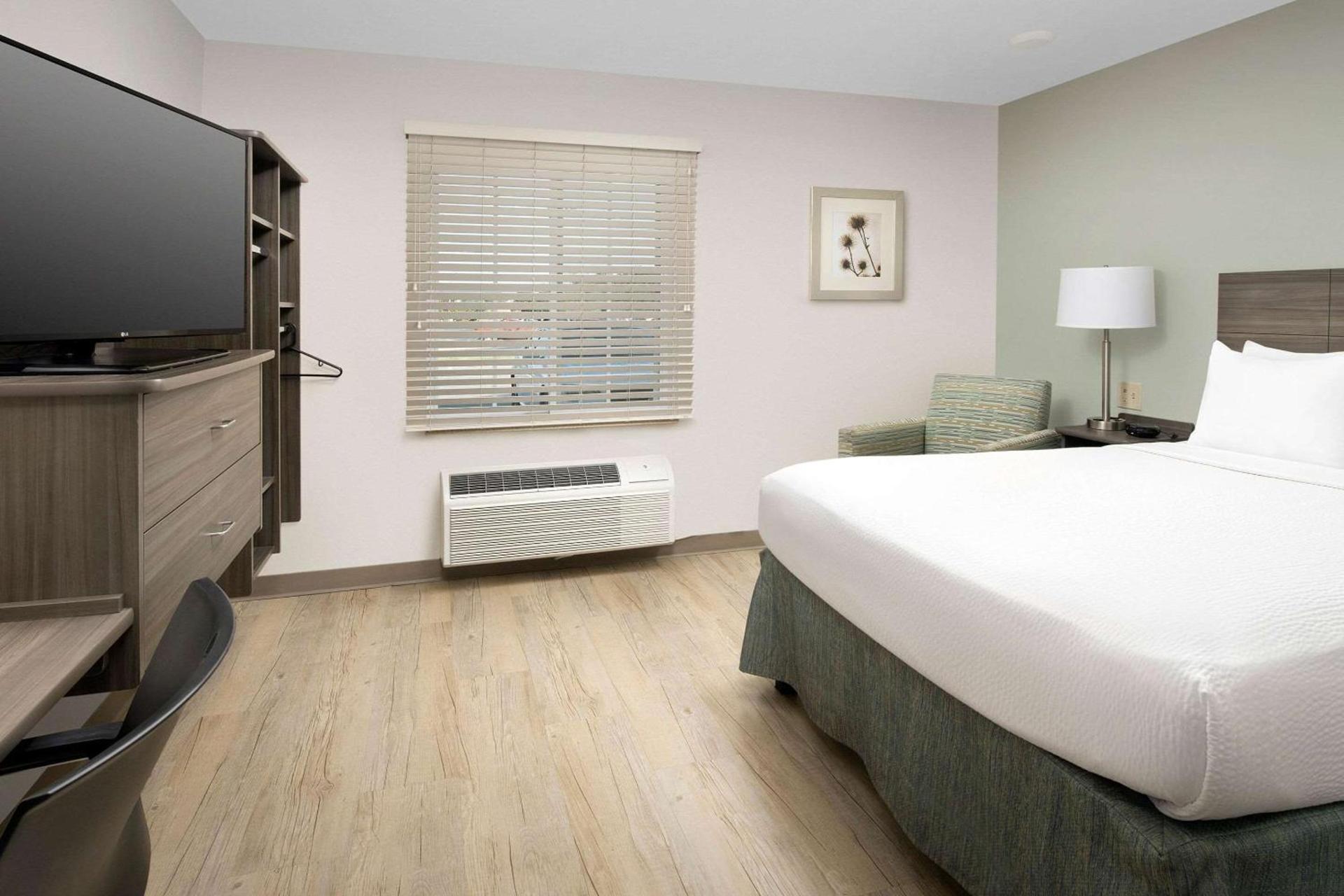 WoodSpring Suites Broken Arrow photo 8