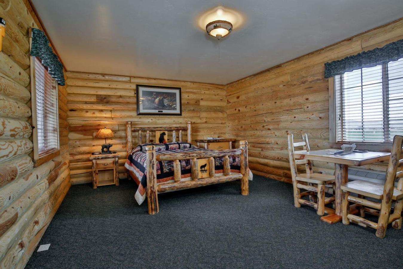 Wolf Den Log Cabin Motel and RV Park photo 19