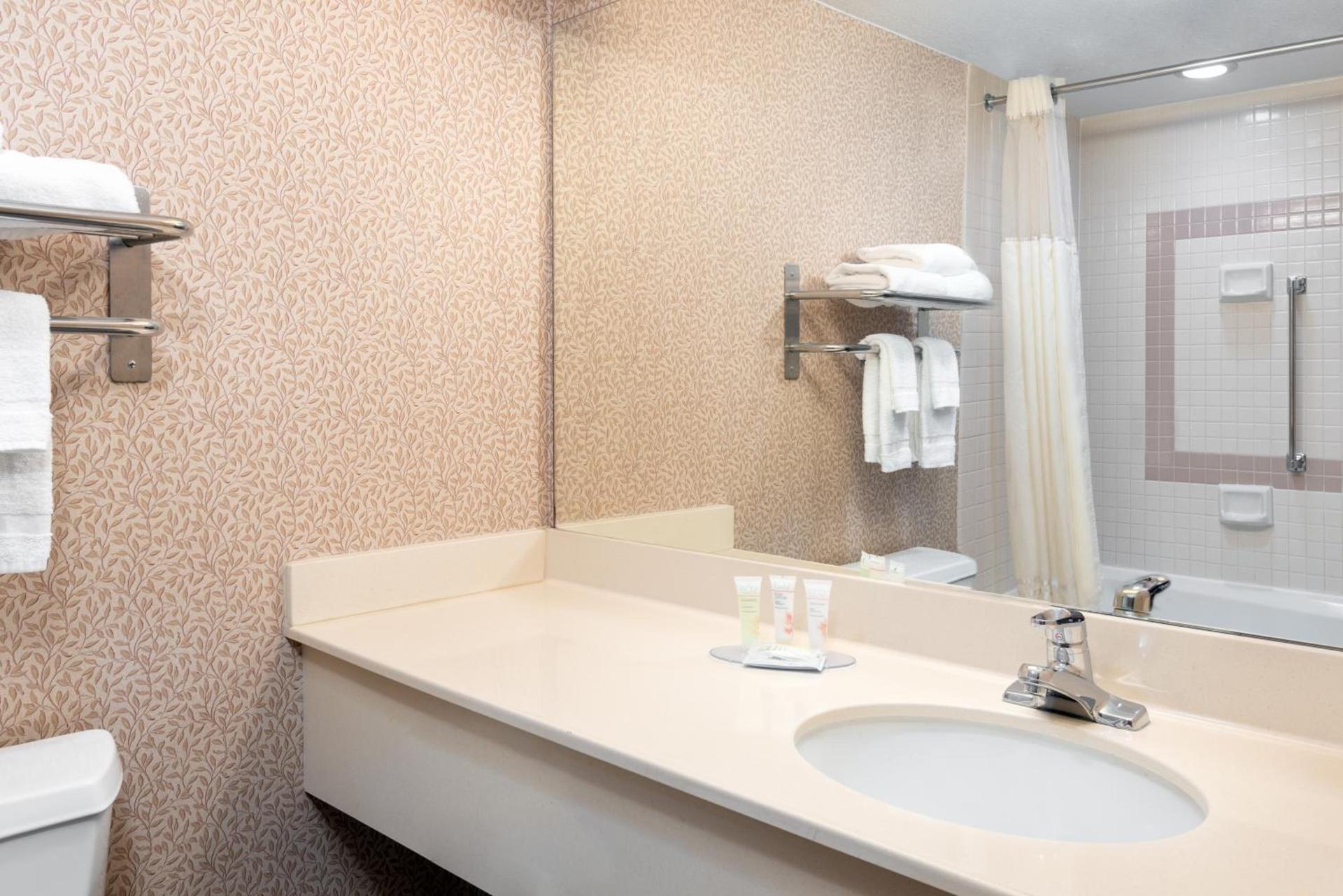Capitol Plaza Hotel Jefferson City photo 17