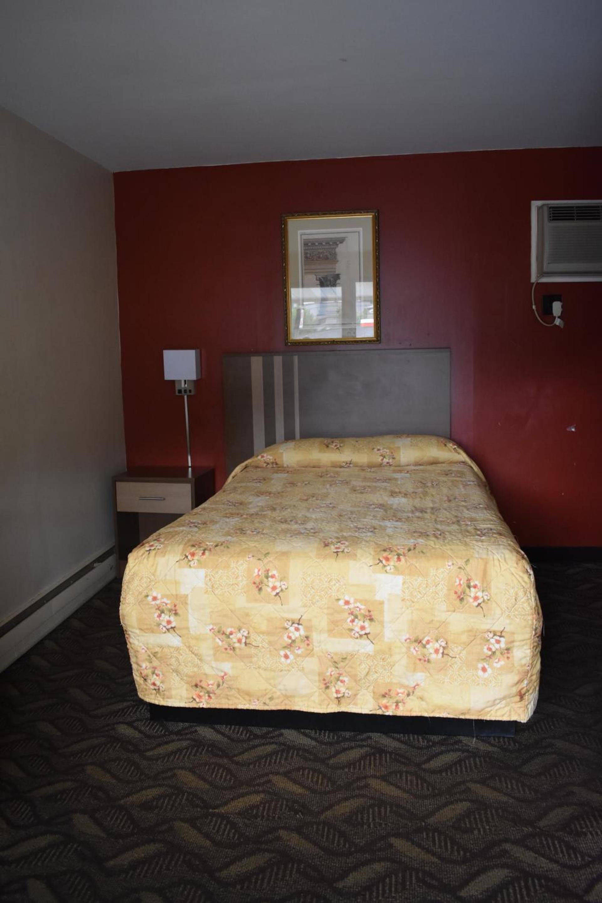 South Hills Motel photo 28