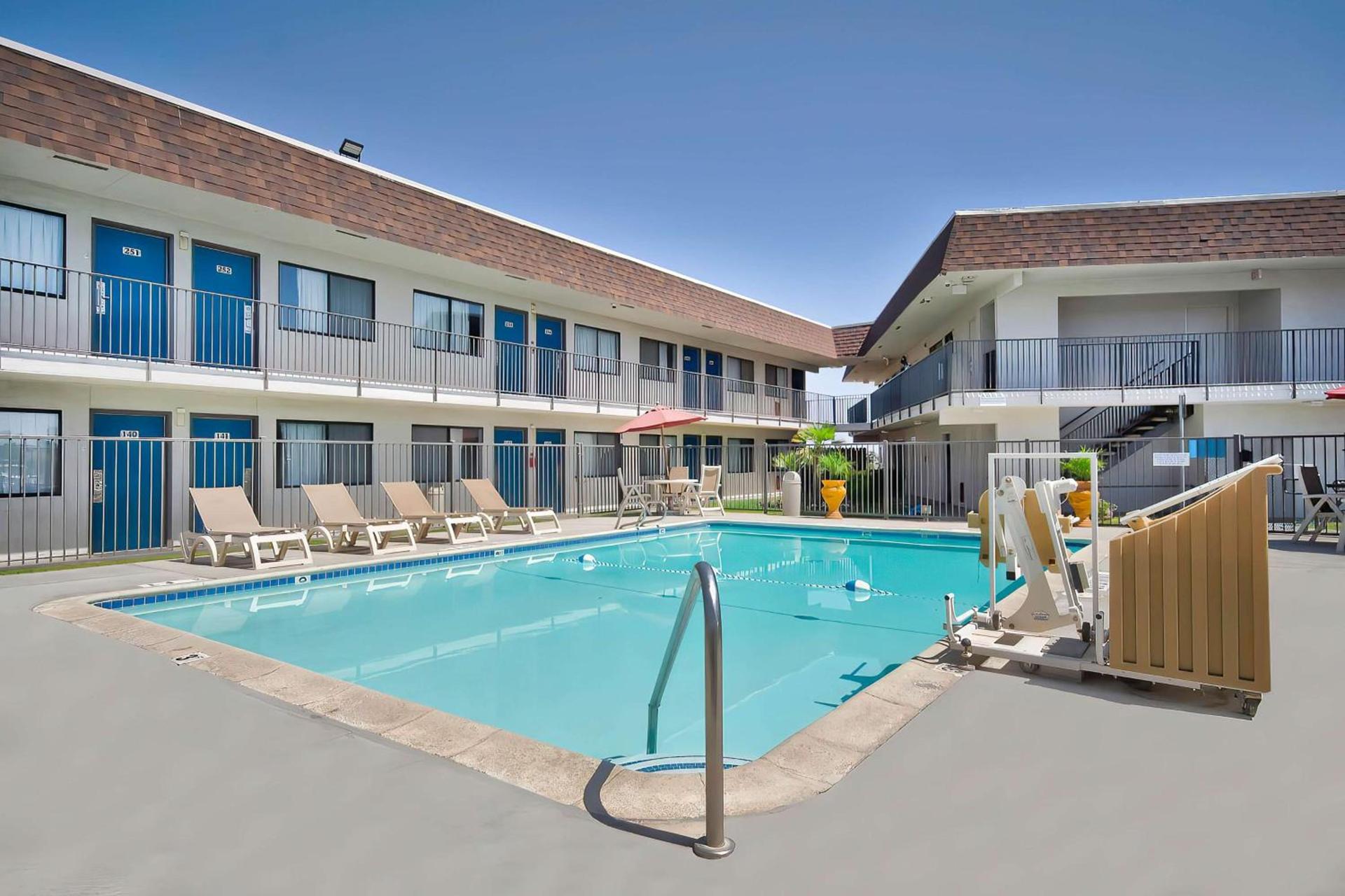 Motel 6-Palmdale, CA photo 5