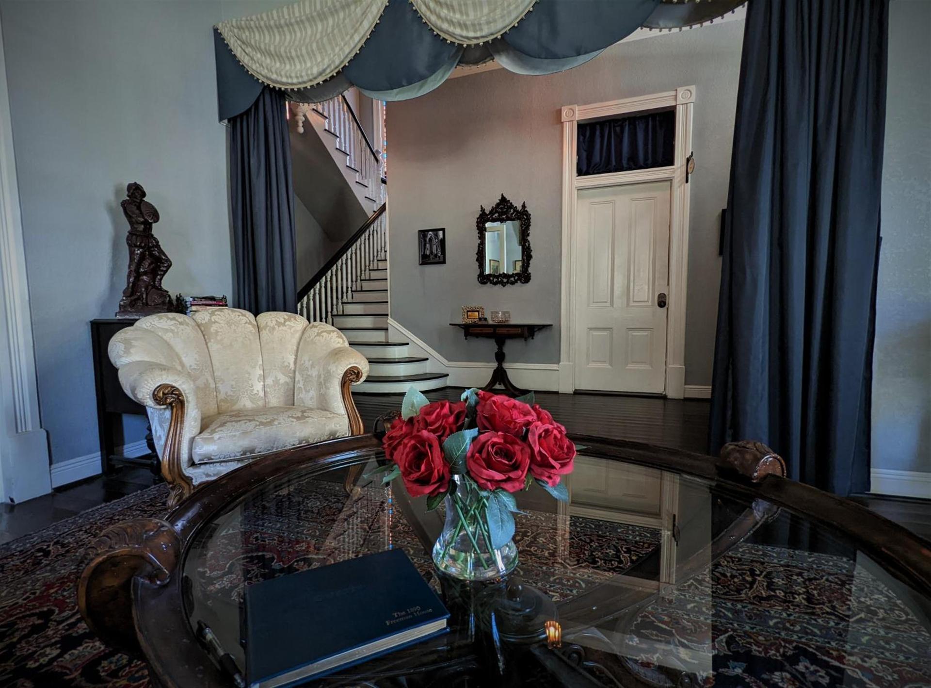 The 1890 Freeman House photo 11
