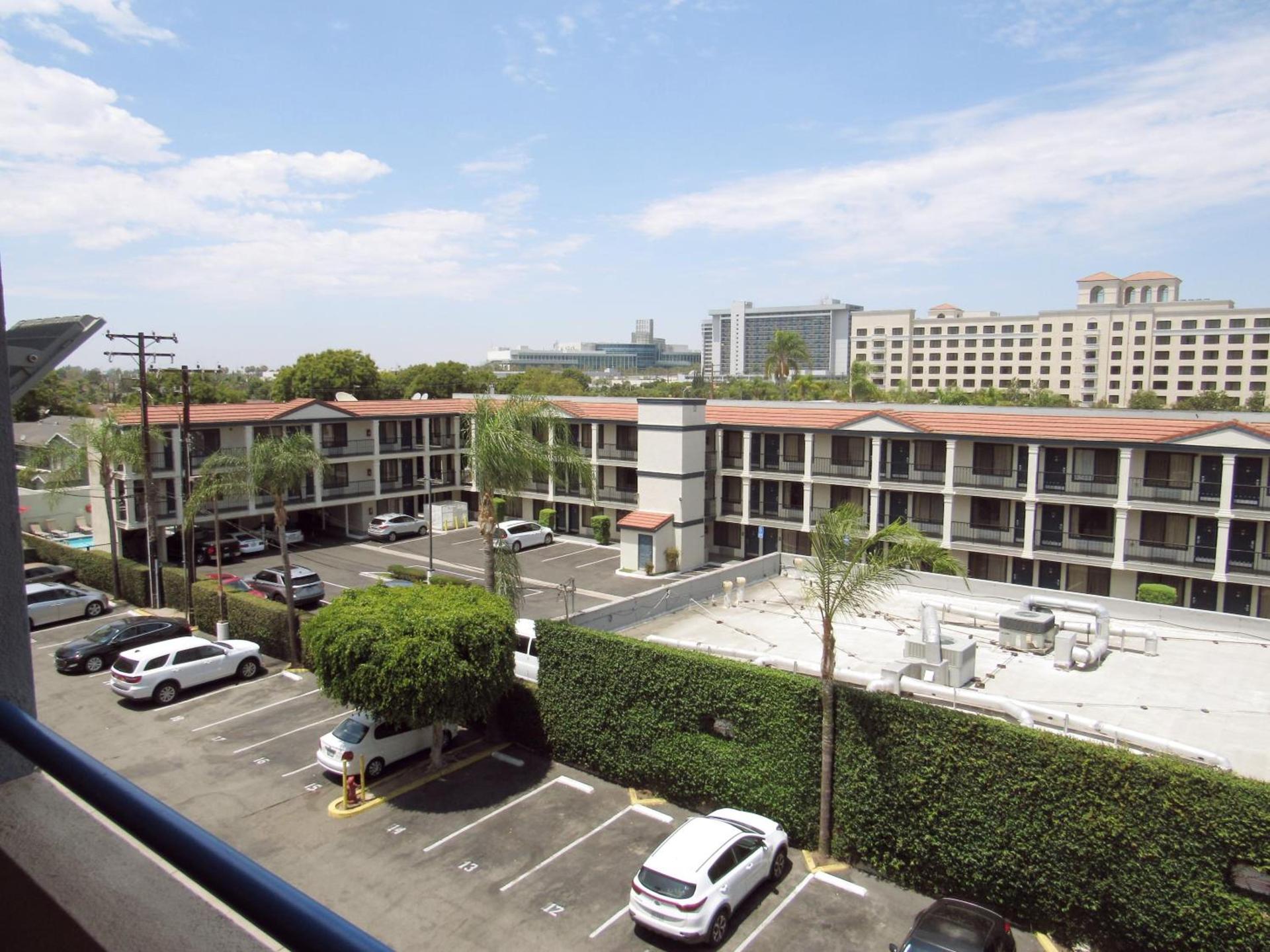 Capri Suites Anaheim photo 23