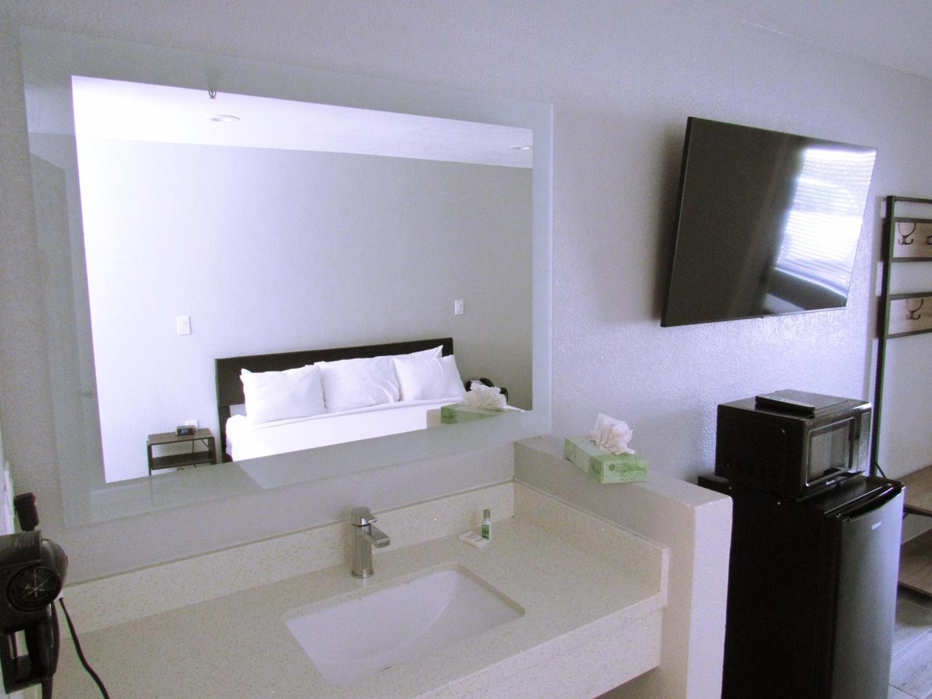 Capri Suites Anaheim photo 26