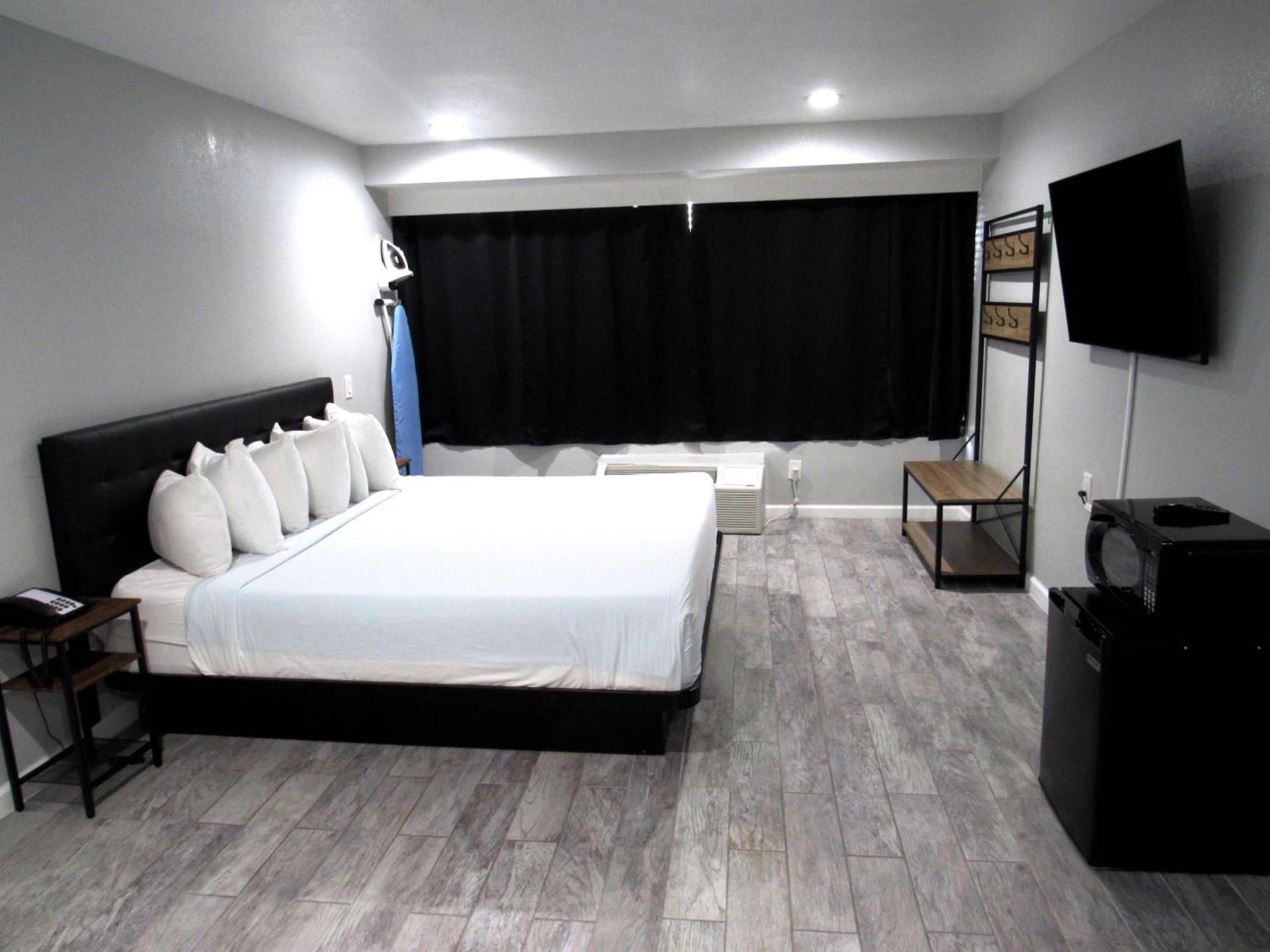 Capri Suites Anaheim photo 5