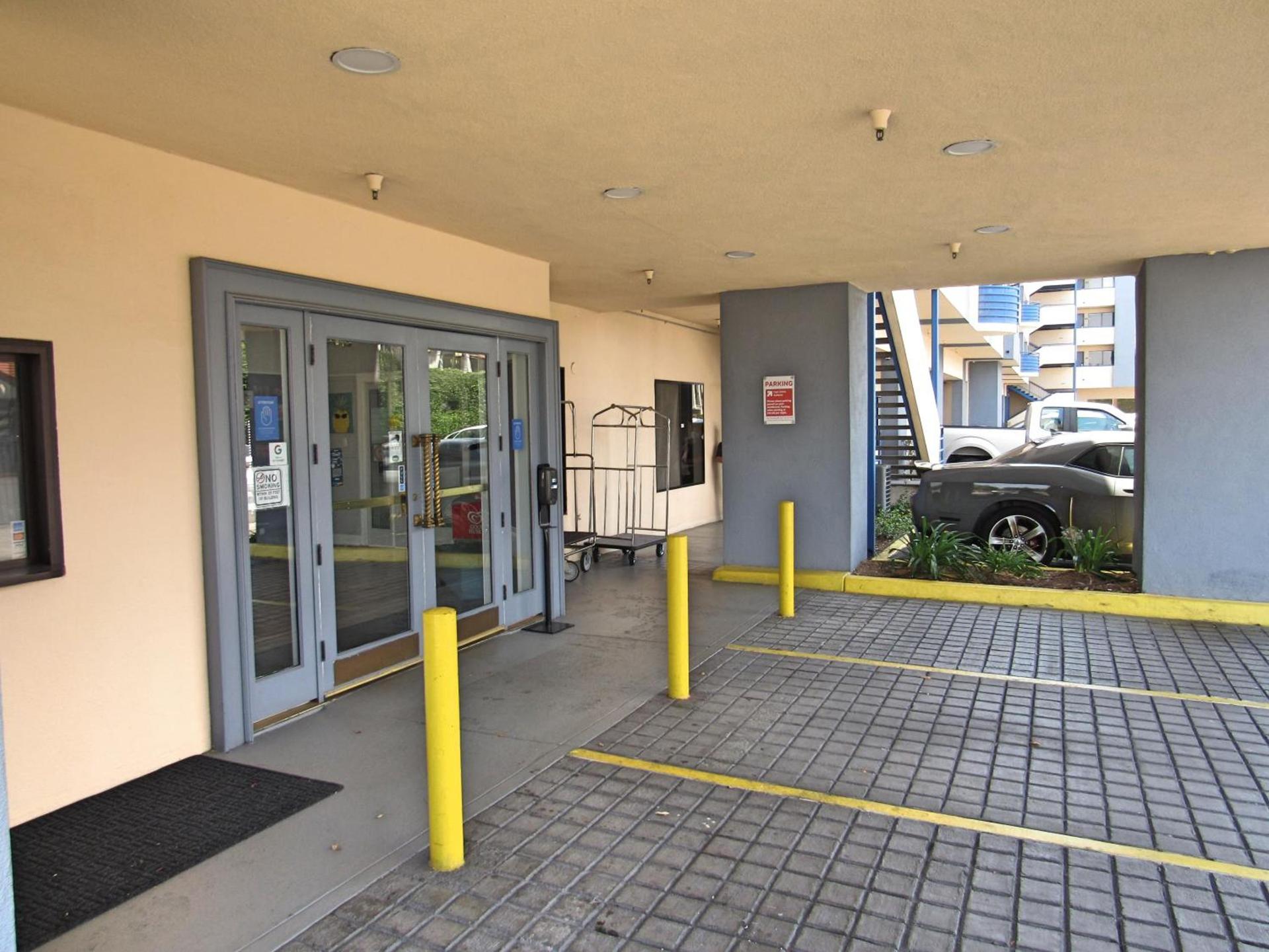Capri Suites Anaheim photo 27