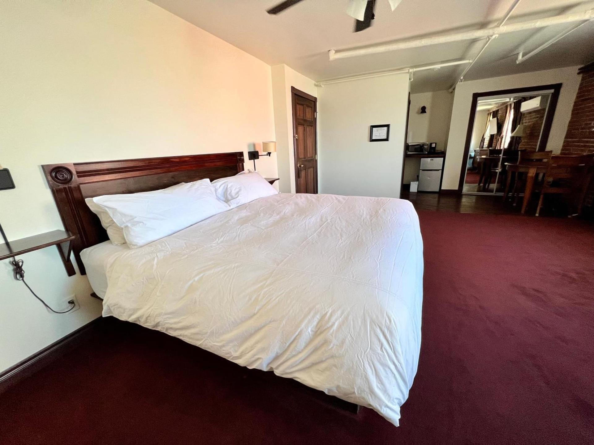 The Monarch Hotel photo 25