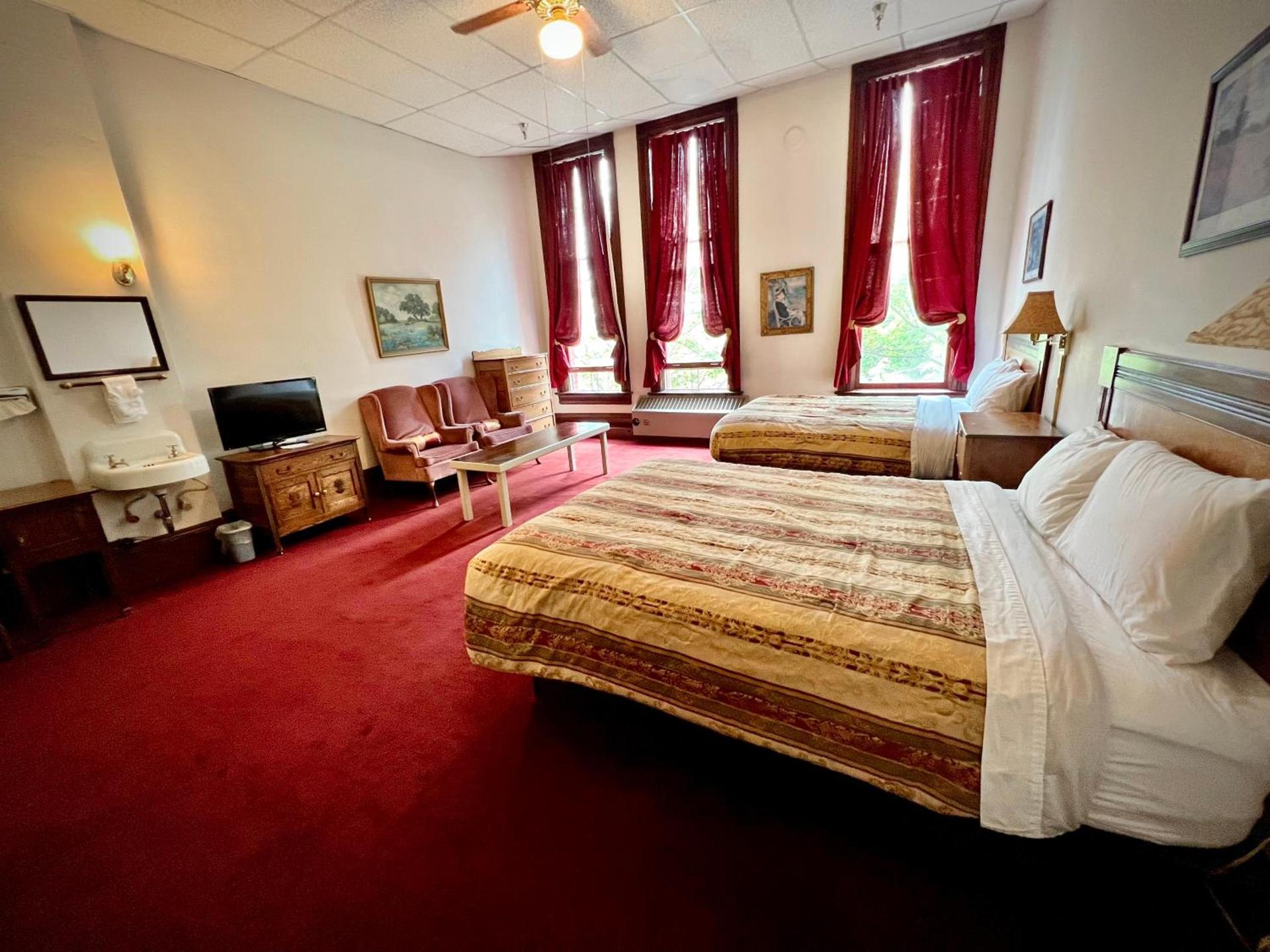 The Monarch Hotel photo 37