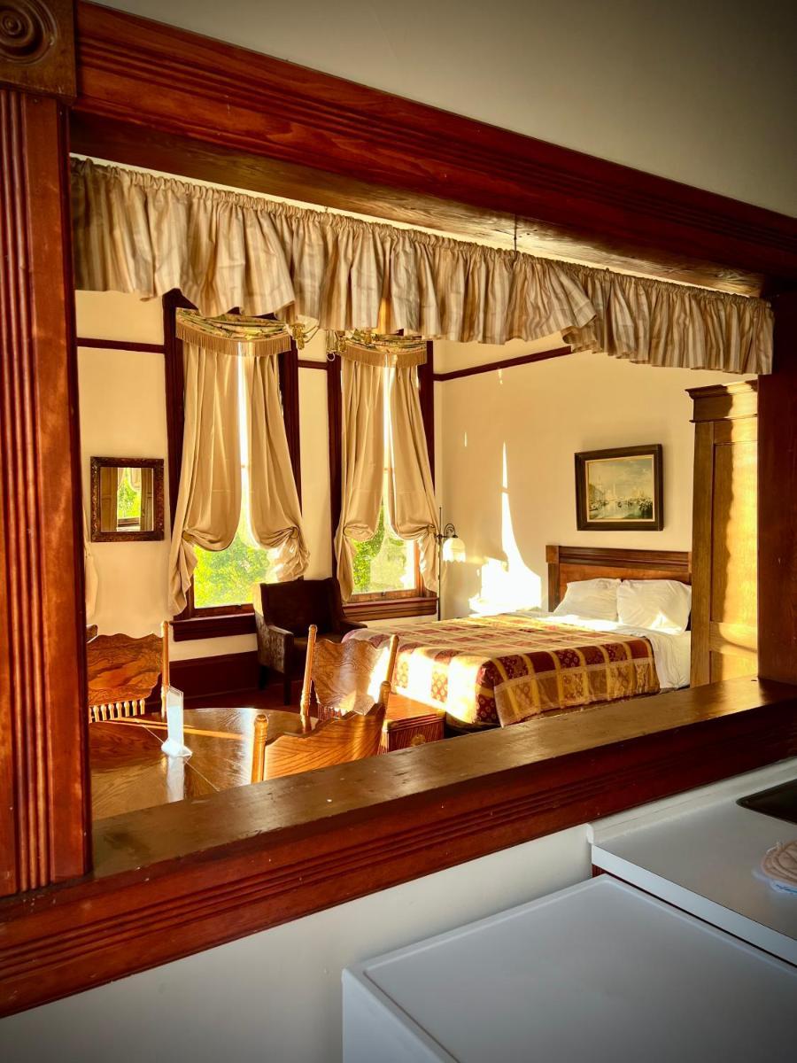 The Monarch Hotel photo 45