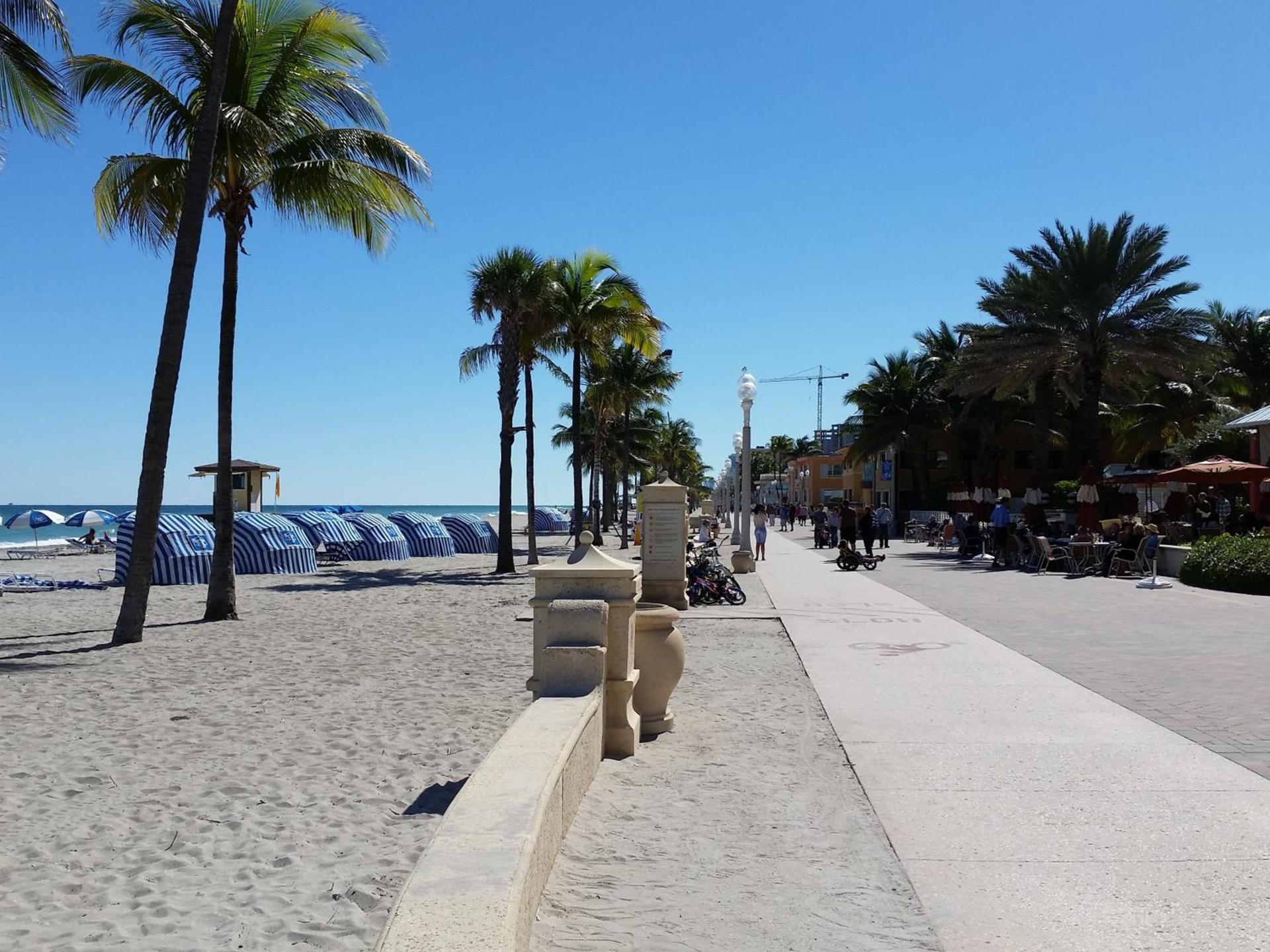 Hollywood Broadwalk Oceanside Hotel photo 22