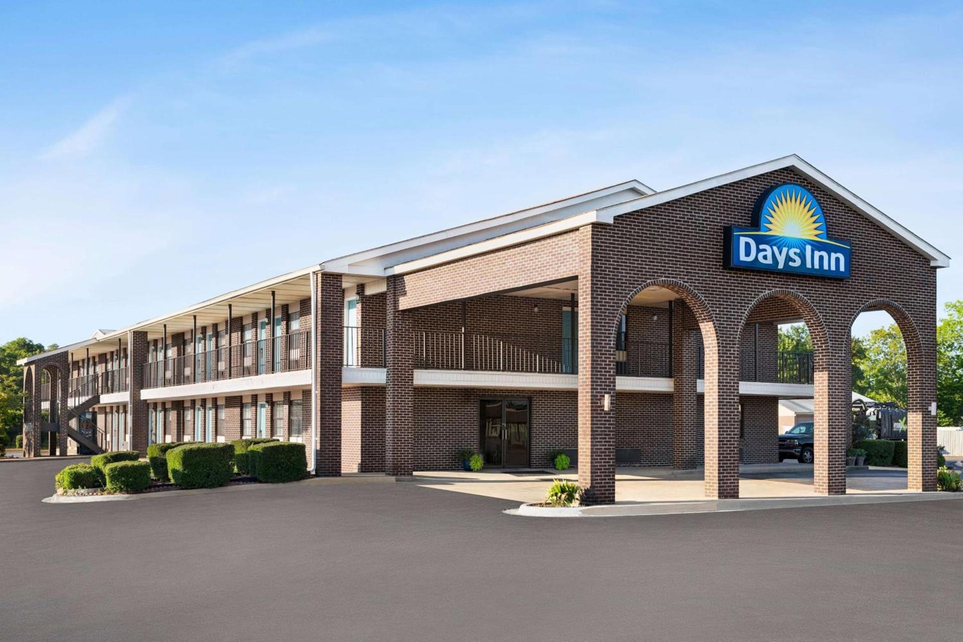 Days Inn by Wyndham Demopolis photo 1