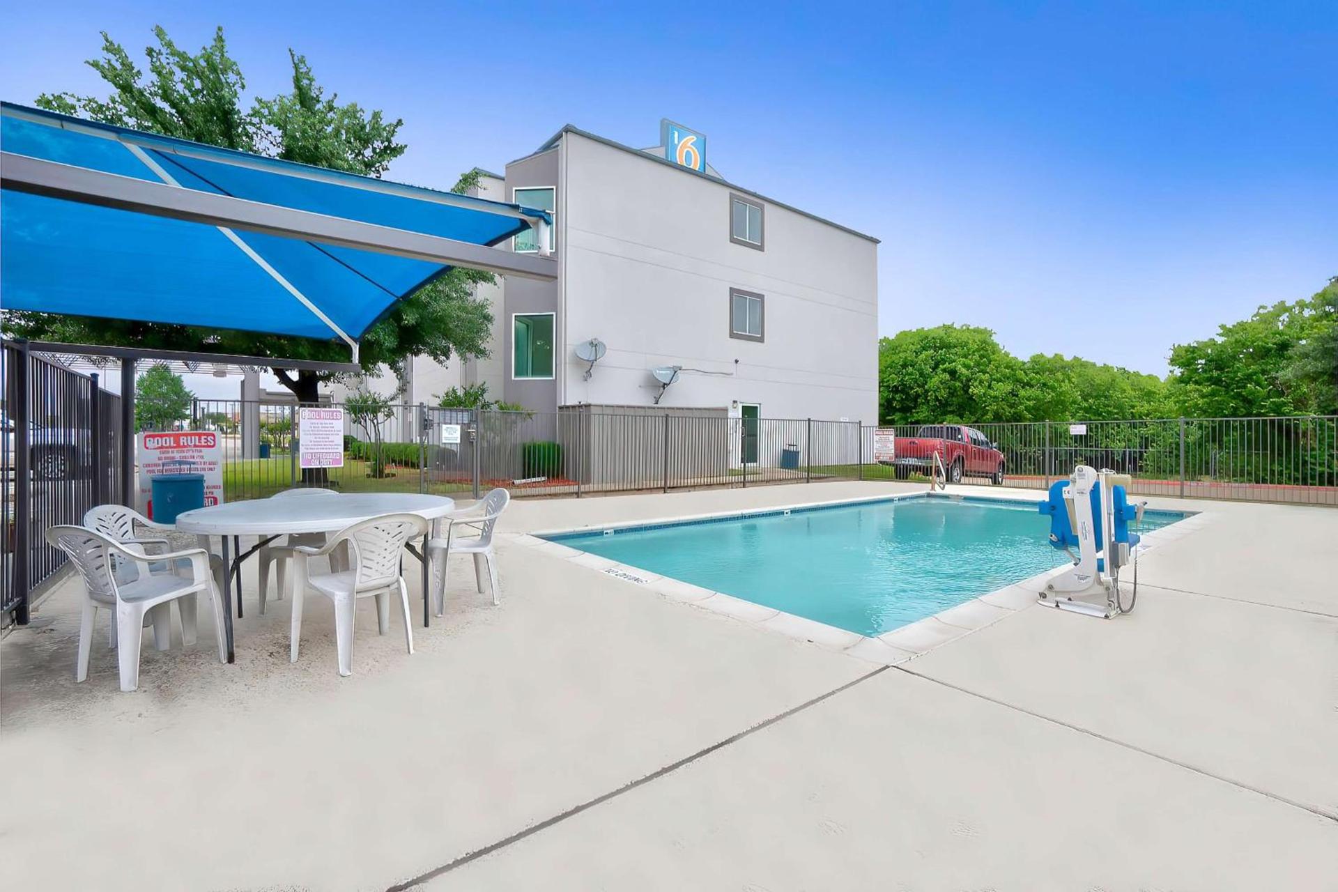 Motel 6-Benbrook, TX - Fort Worth photo 5