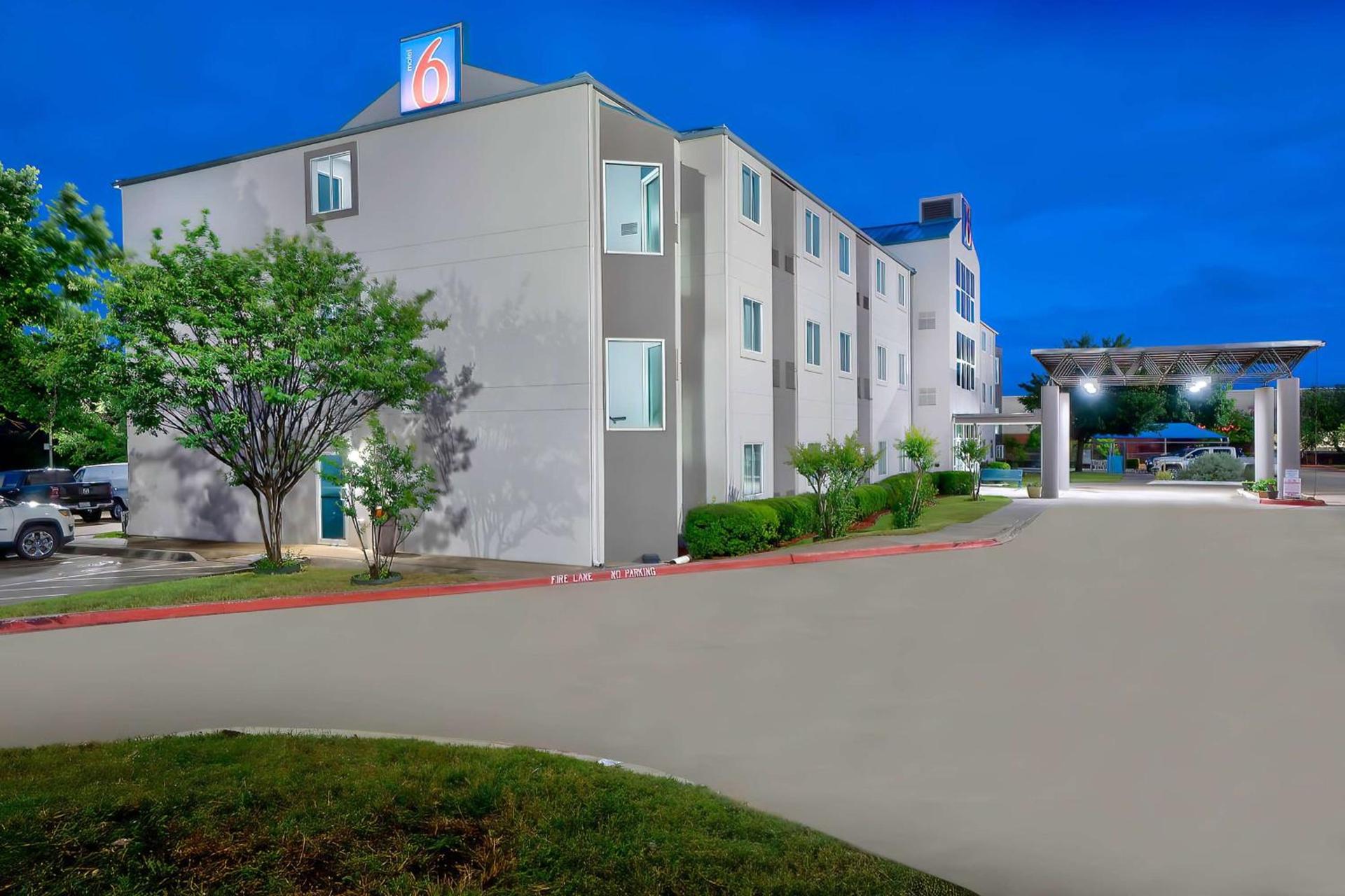 Motel 6-Benbrook, TX - Fort Worth photo 3