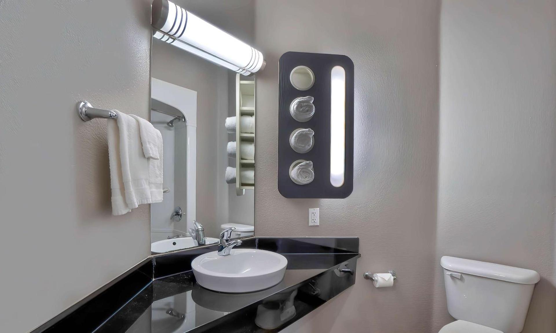 Motel 6-Benbrook, TX - Fort Worth photo 21