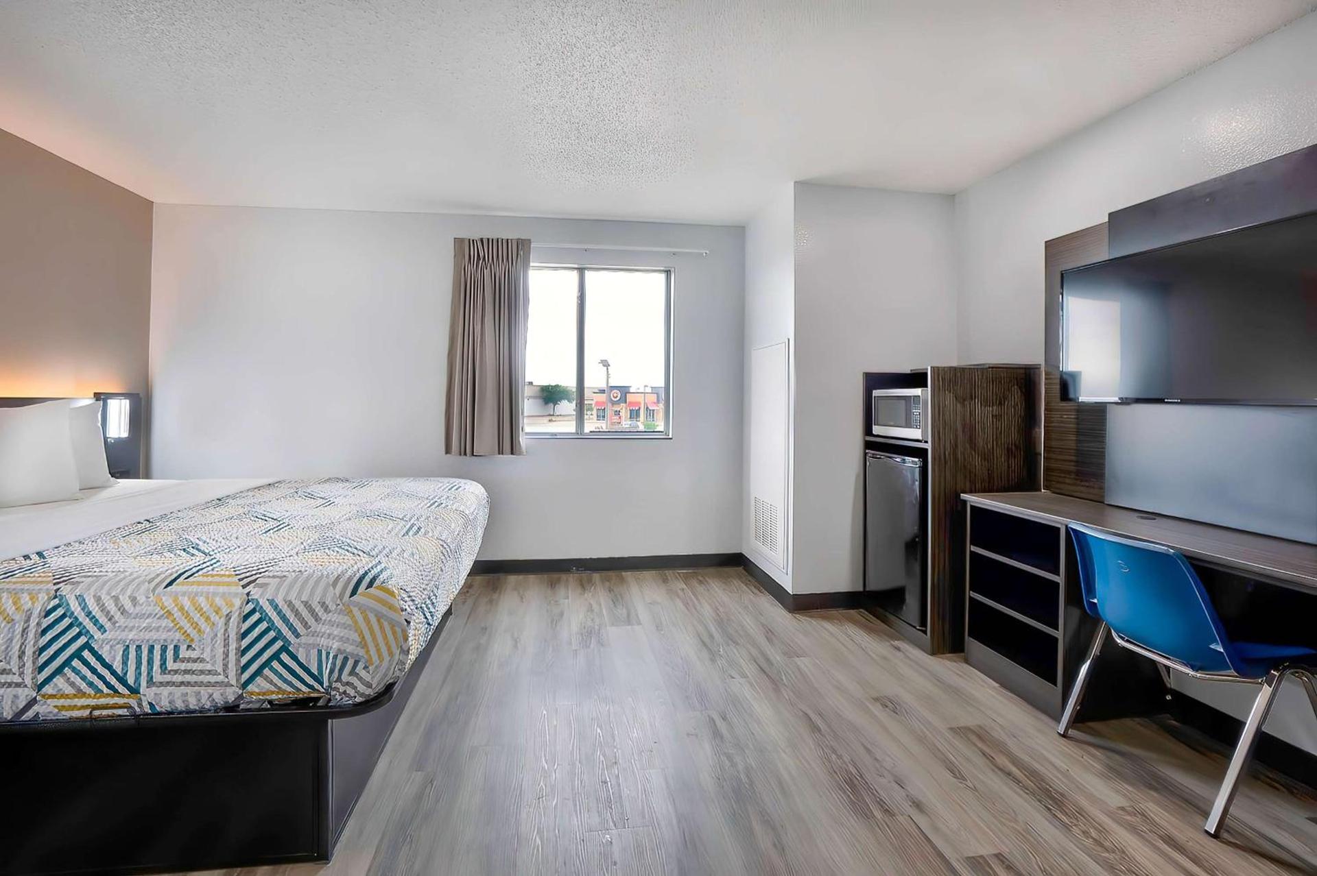 Motel 6-Benbrook, TX - Fort Worth photo 10