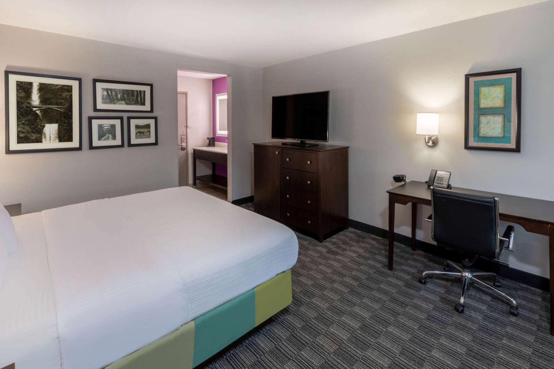 La Quinta by Wyndham Houston NW Brookhollow photo 21