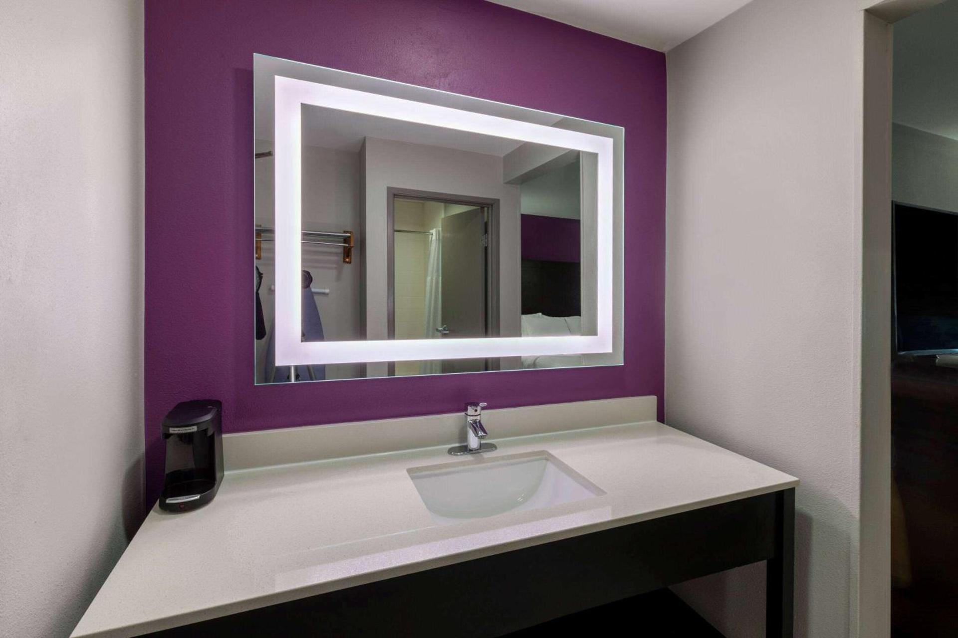 La Quinta by Wyndham Houston NW Brookhollow photo 27