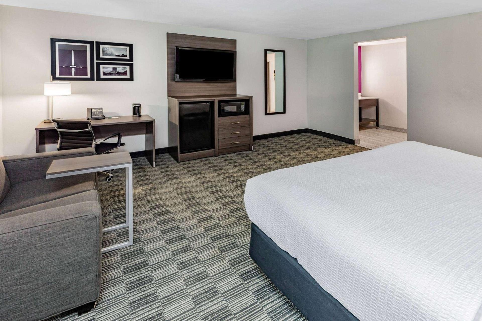 La Quinta by Wyndham Houston Southwest photo 14