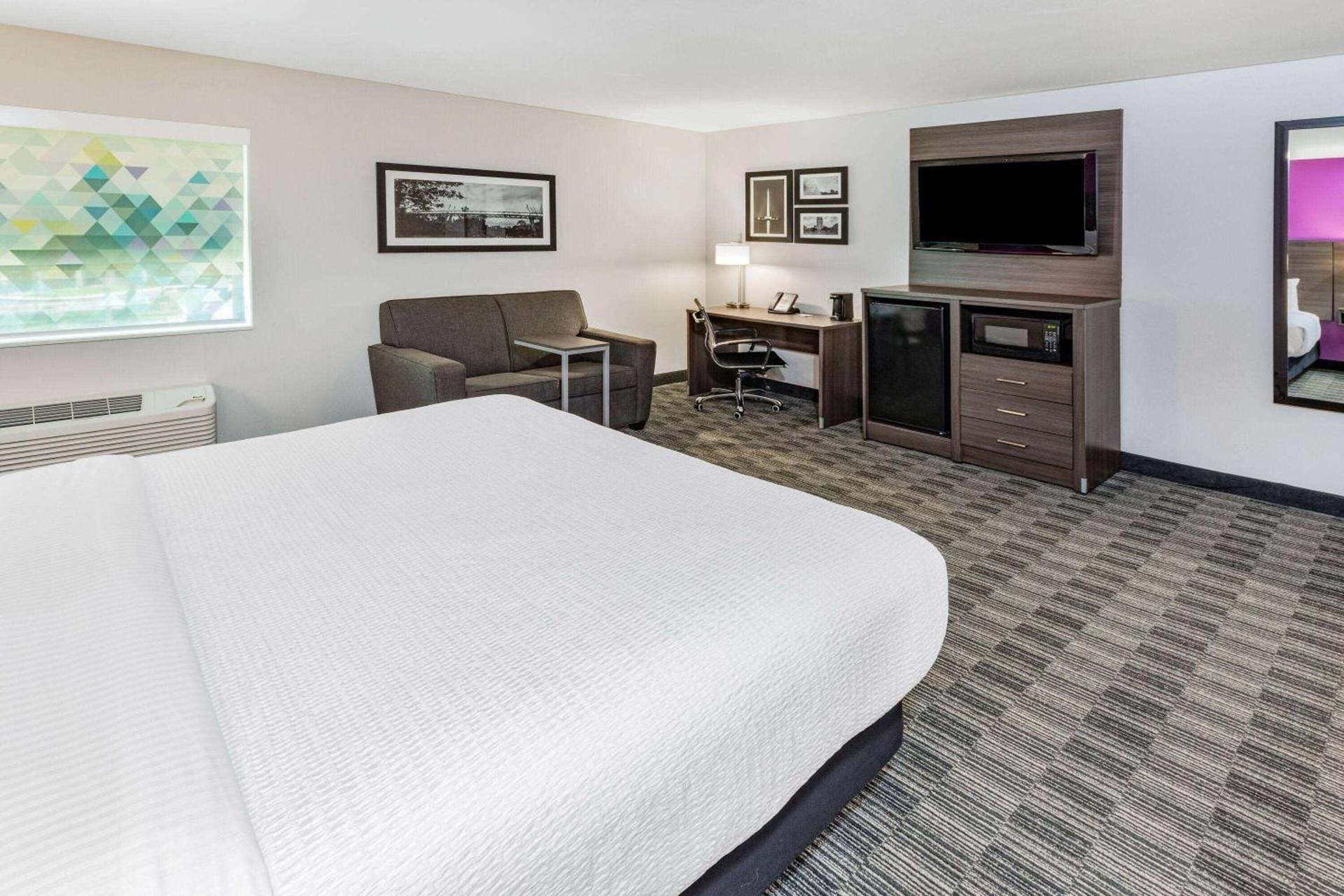 La Quinta by Wyndham Houston Southwest photo 12