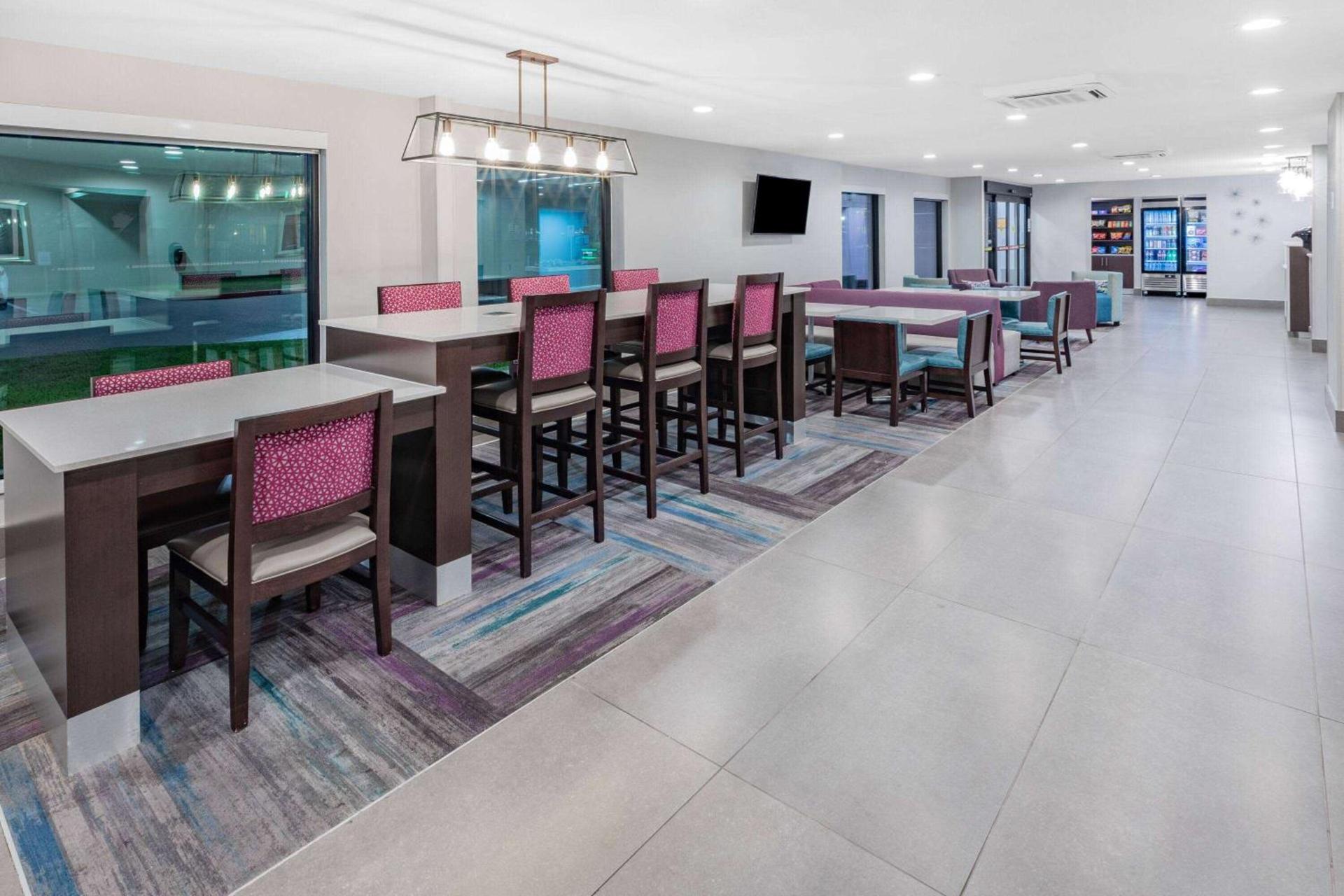 La Quinta by Wyndham Houston Southwest photo 19