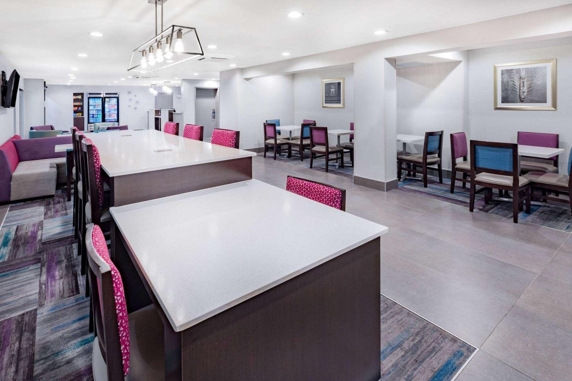 La Quinta by Wyndham Houston Southwest photo 18