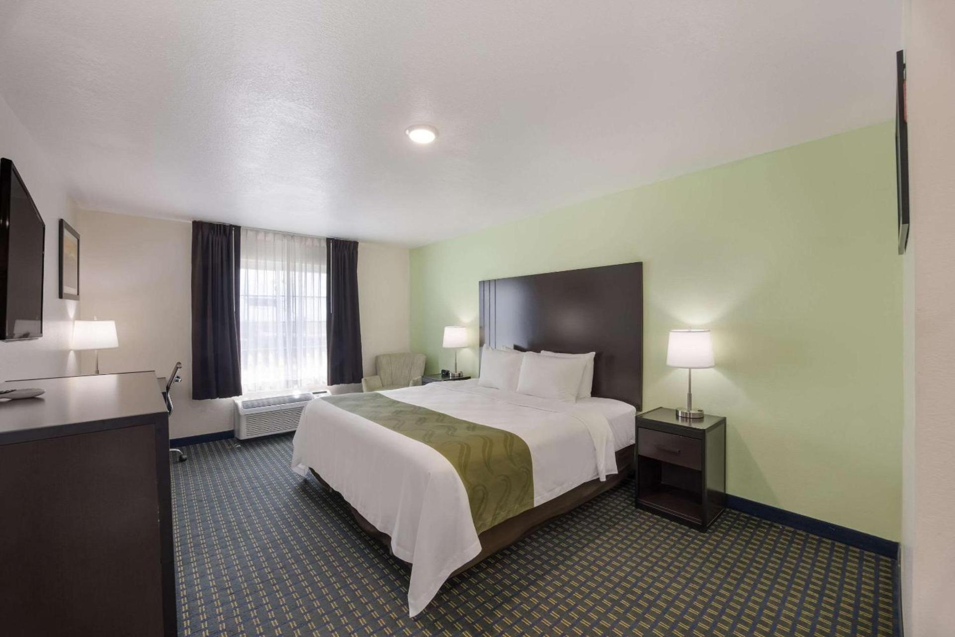 Quality Inn & Suites Clayton, NM photo 10
