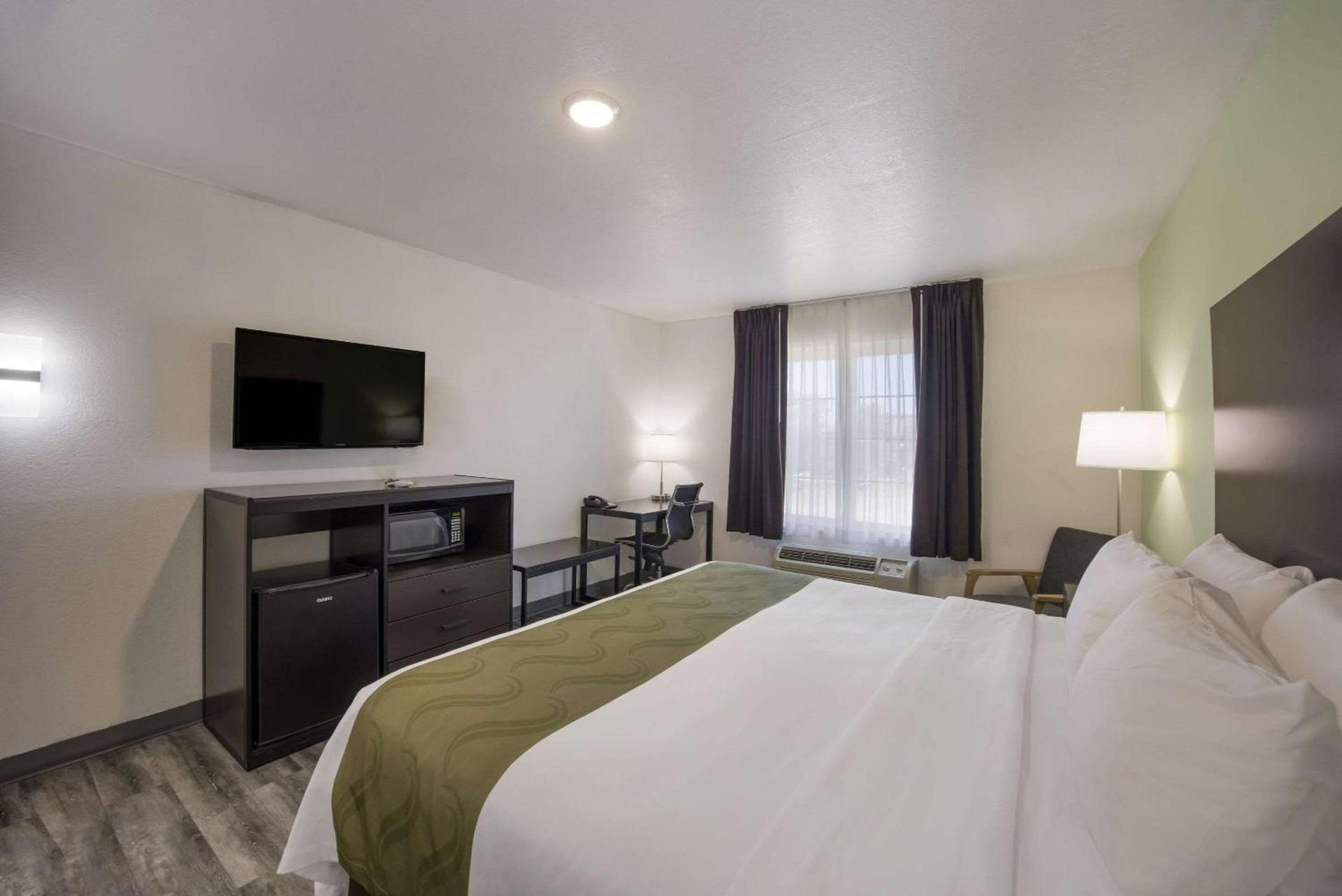 Quality Inn & Suites Clayton, NM photo 9