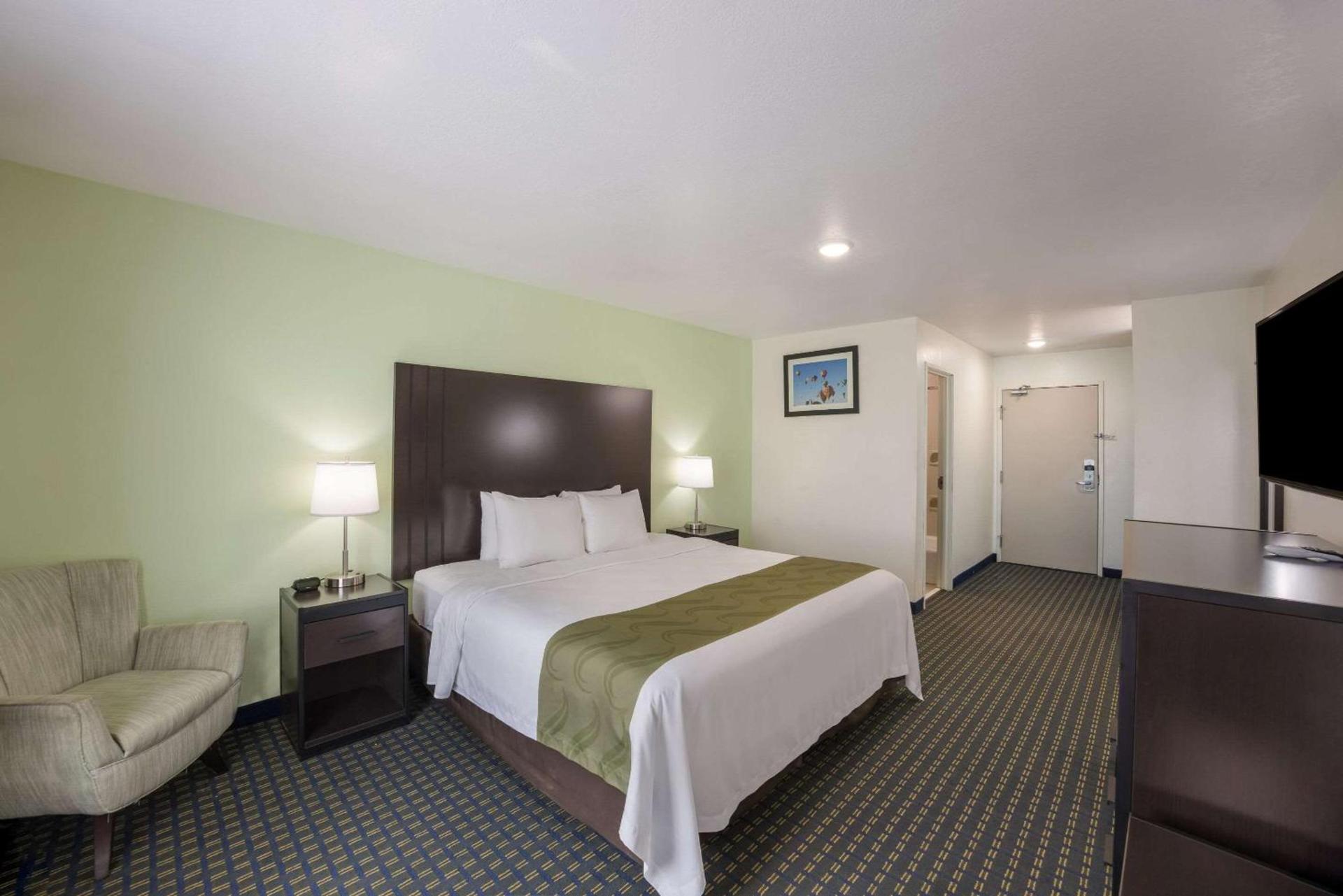 Quality Inn & Suites Clayton, NM photo 17