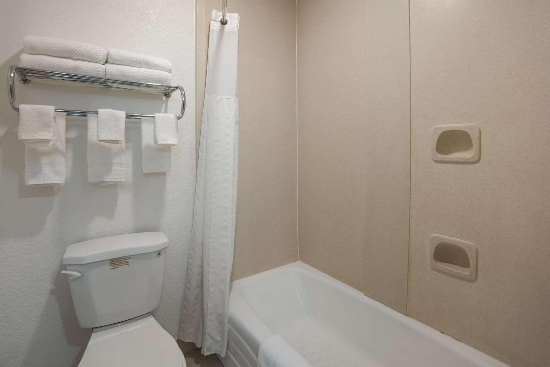 Quality Inn & Suites Clayton, NM photo 22