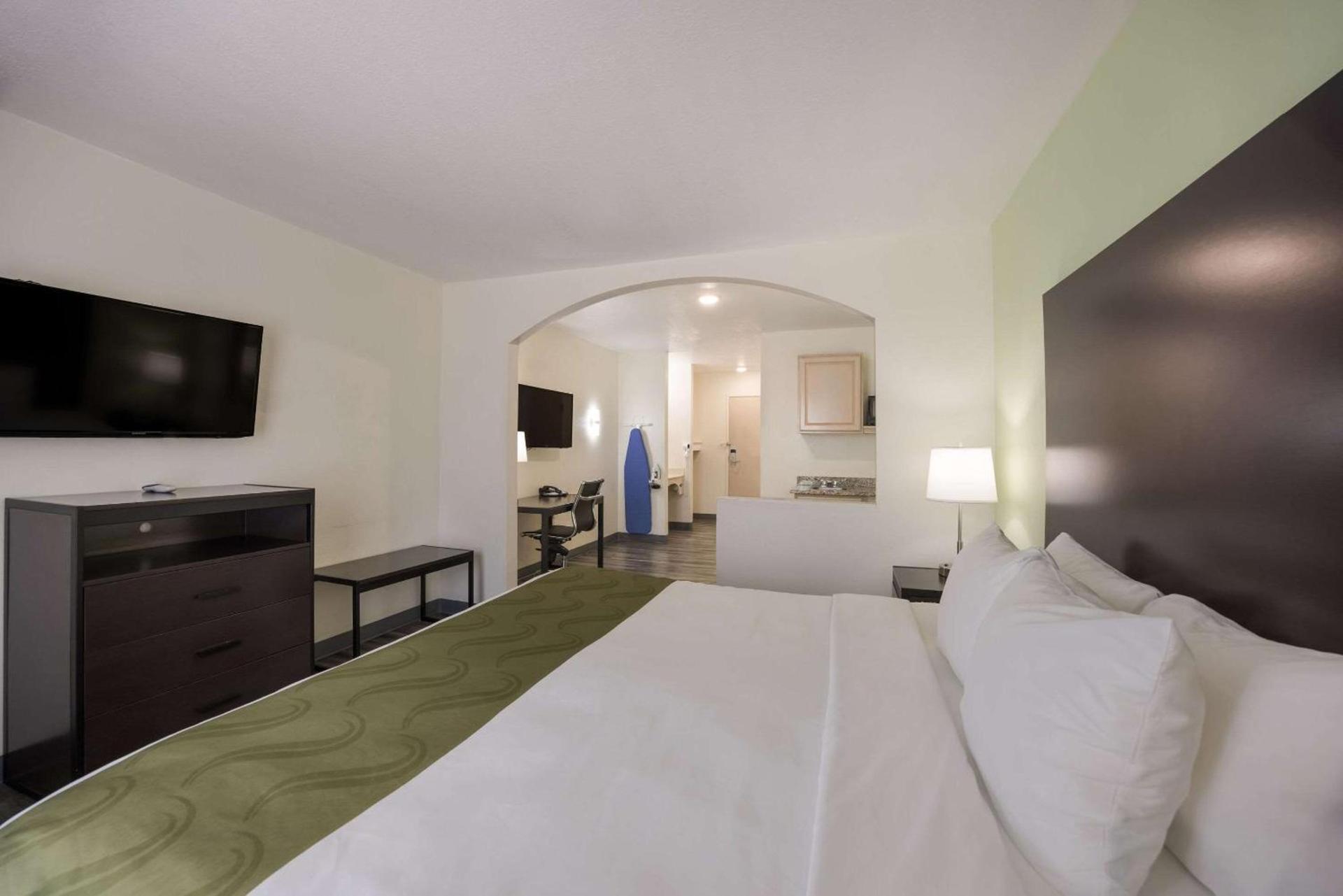 Quality Inn & Suites Clayton, NM photo 25