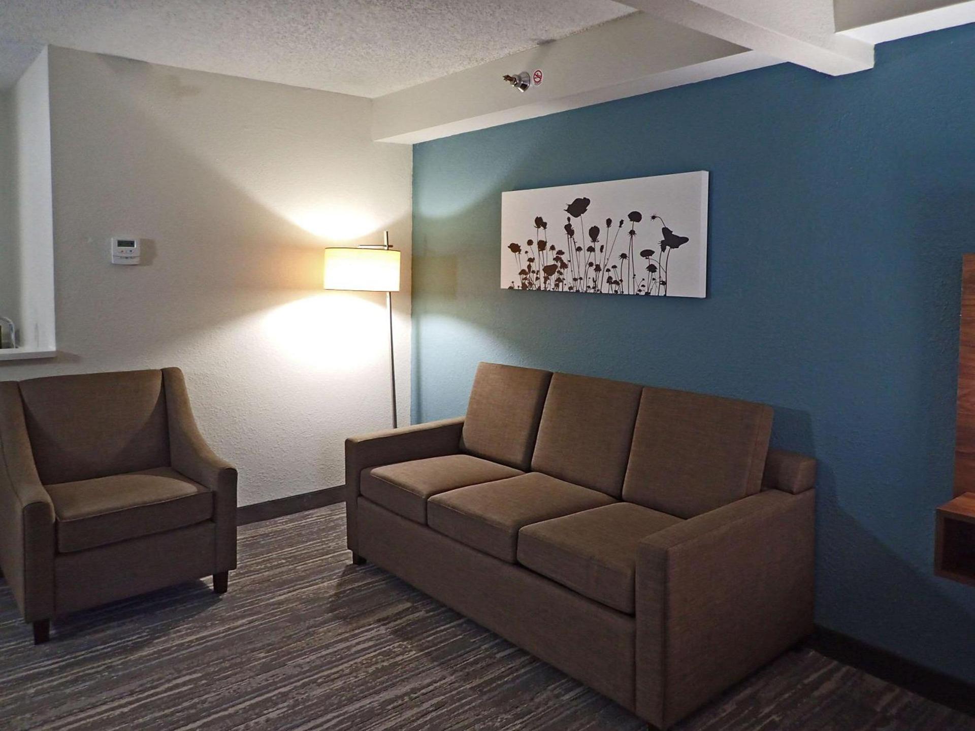 Sleep Inn & Suites California MD photo 5