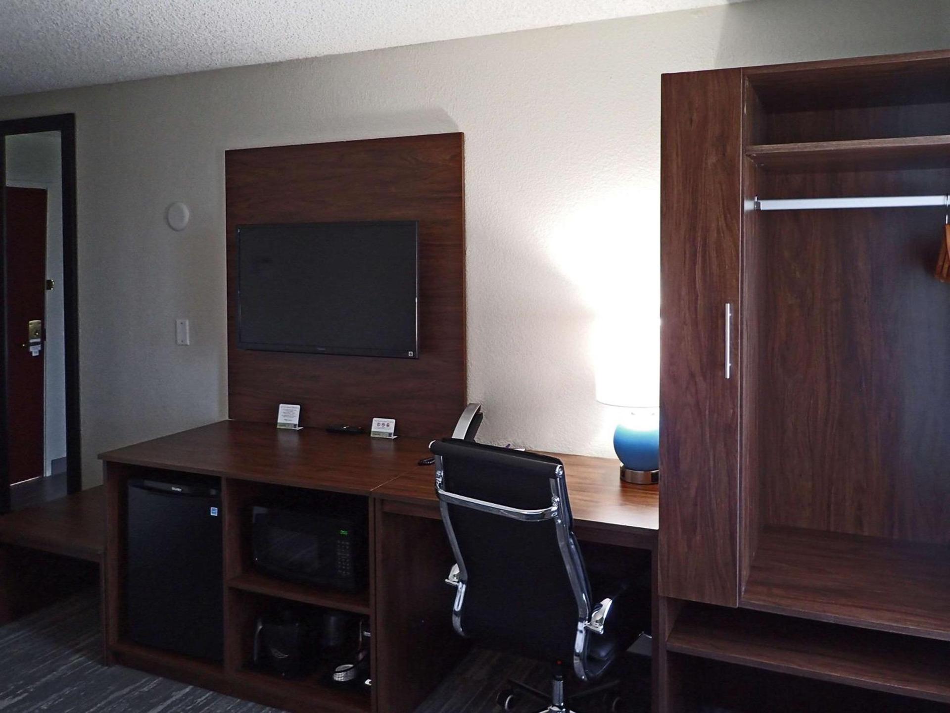 Sleep Inn & Suites California MD photo 6