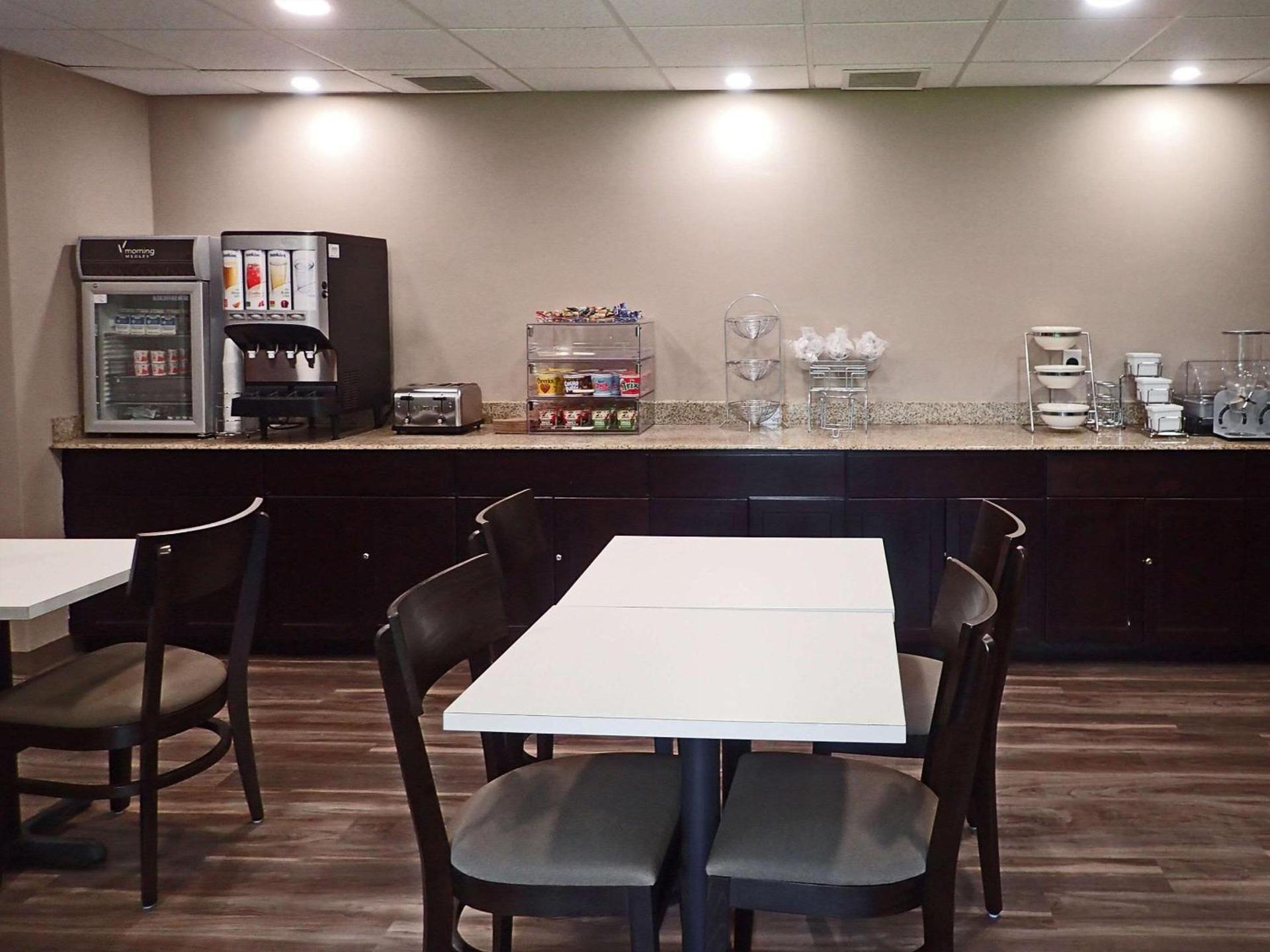 Sleep Inn & Suites California MD photo 15