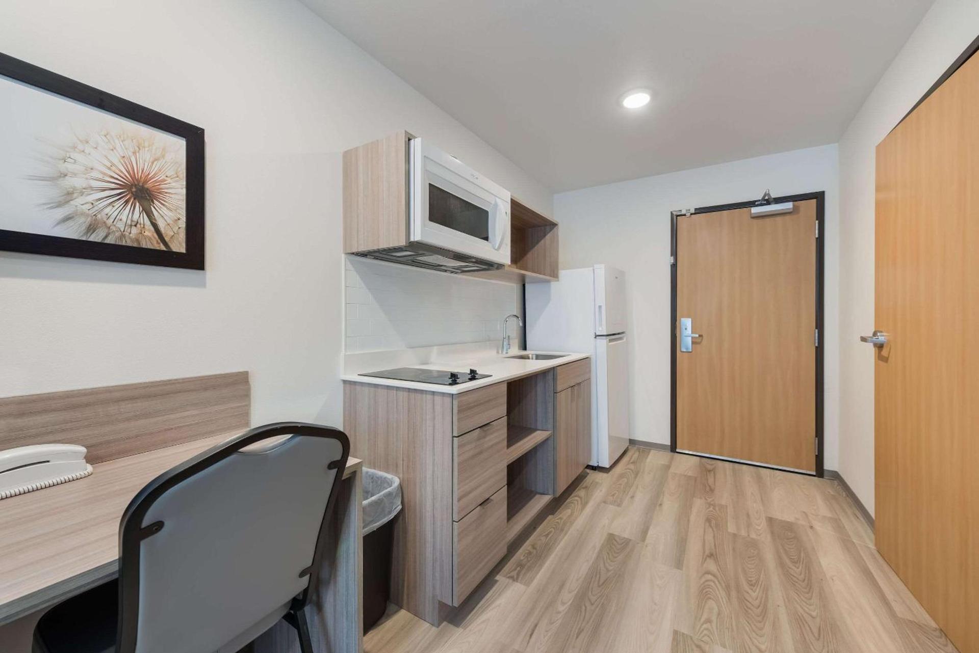 WoodSpring Suites Meridian photo 11