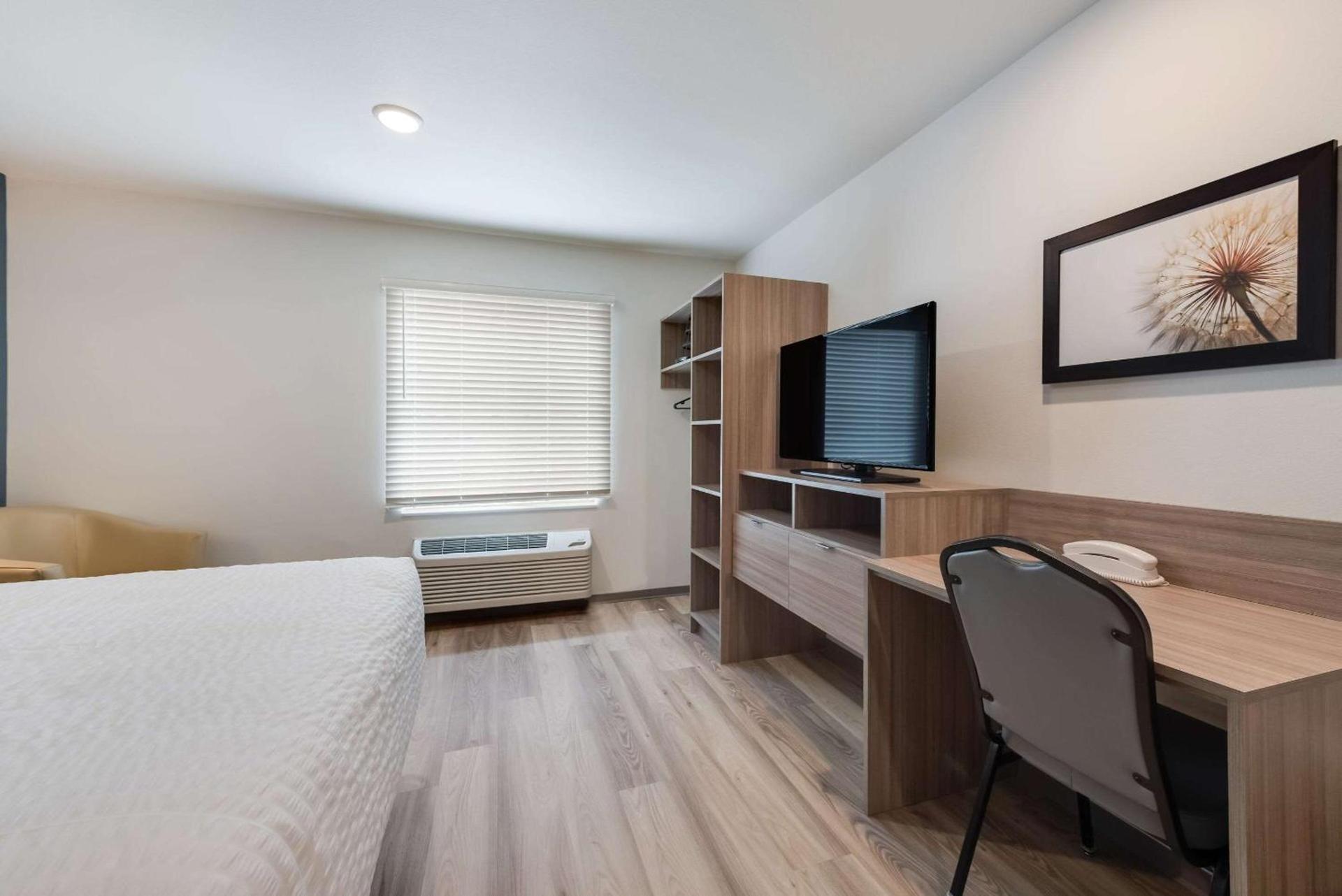 WoodSpring Suites Meridian photo 9