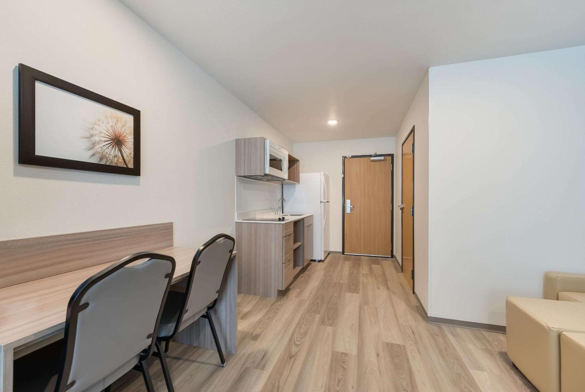 WoodSpring Suites Meridian photo 17