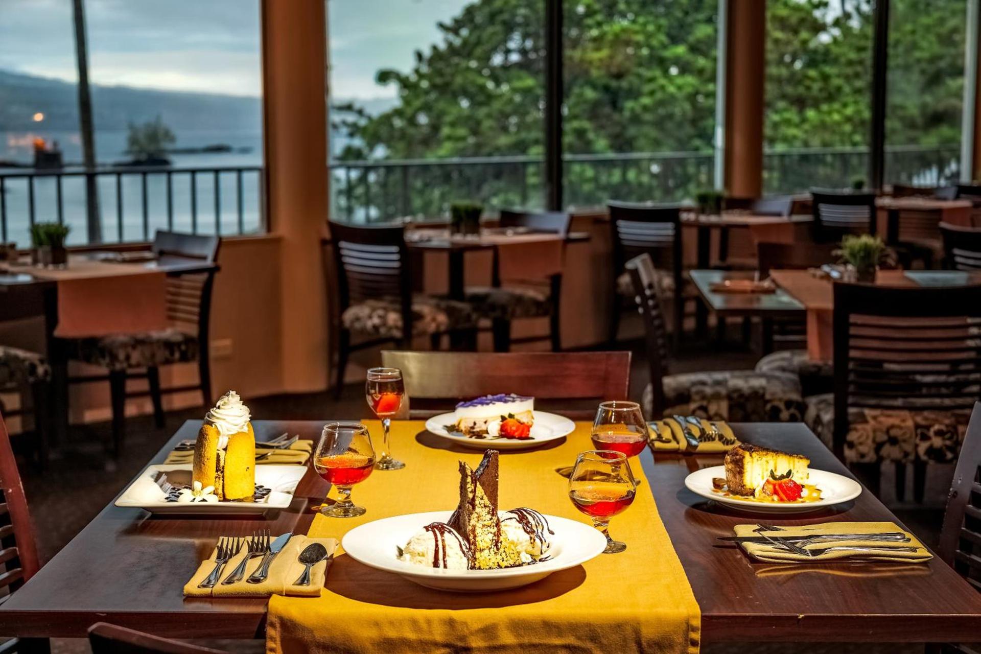 Hilo Hawaiian Hotel, Trademark Collection by Wyndham photo 12