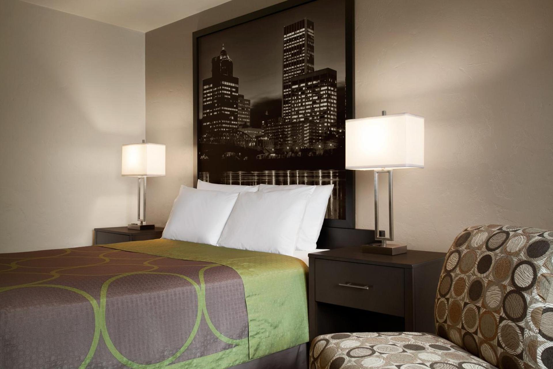 Super 8 by Wyndham Portland Airport photo 23