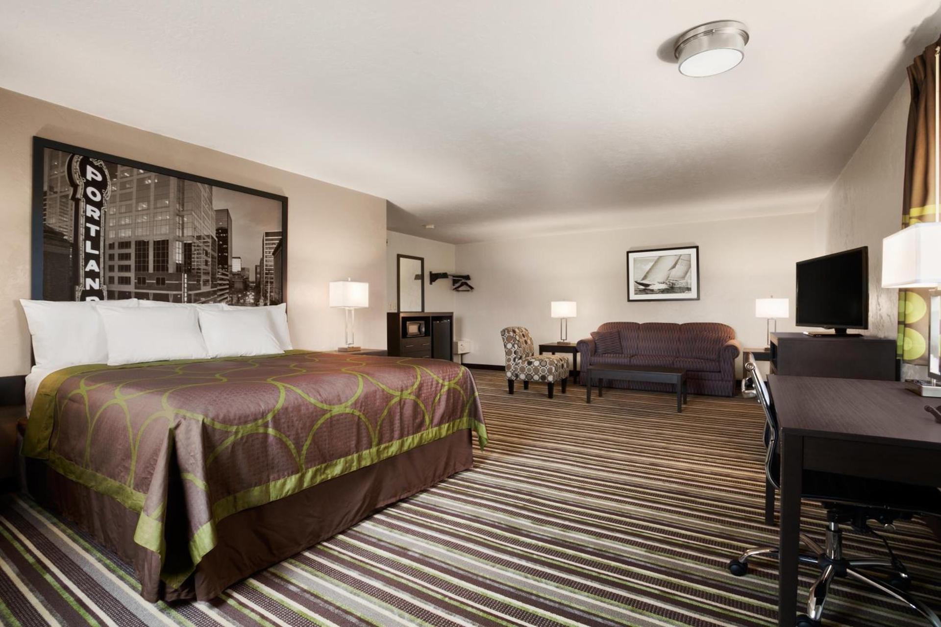Super 8 by Wyndham Portland Airport photo 22
