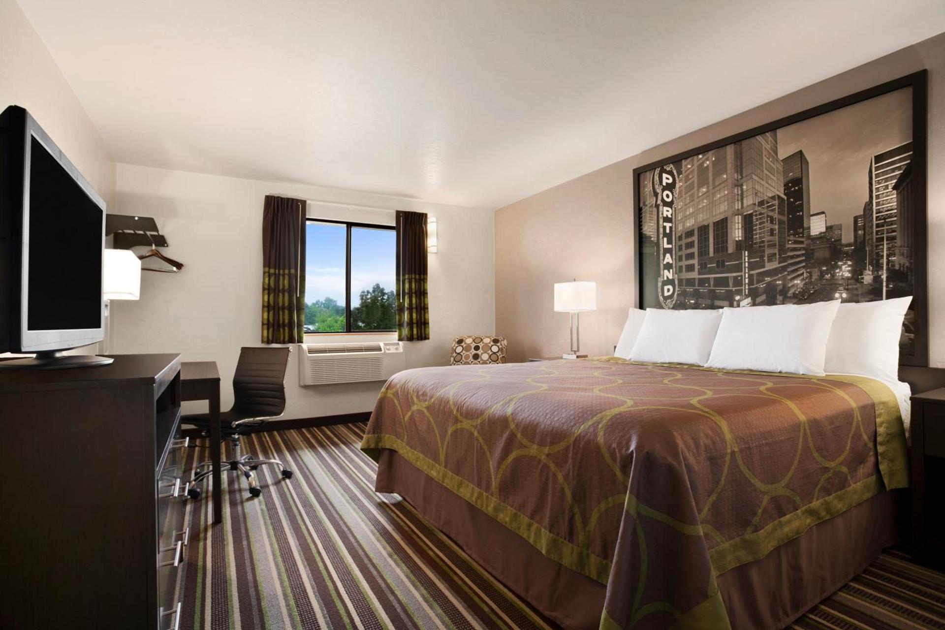 Super 8 by Wyndham Portland Airport photo 18