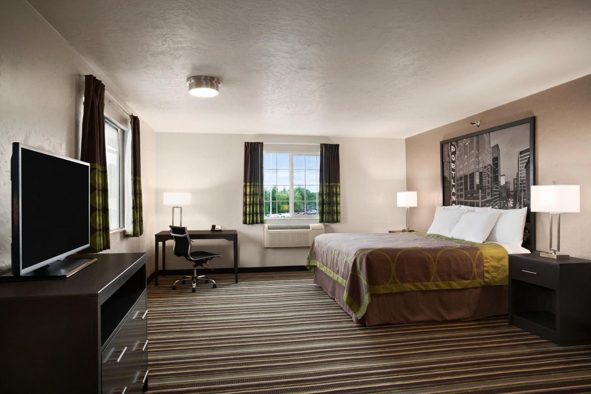 Super 8 by Wyndham Portland Airport photo 19