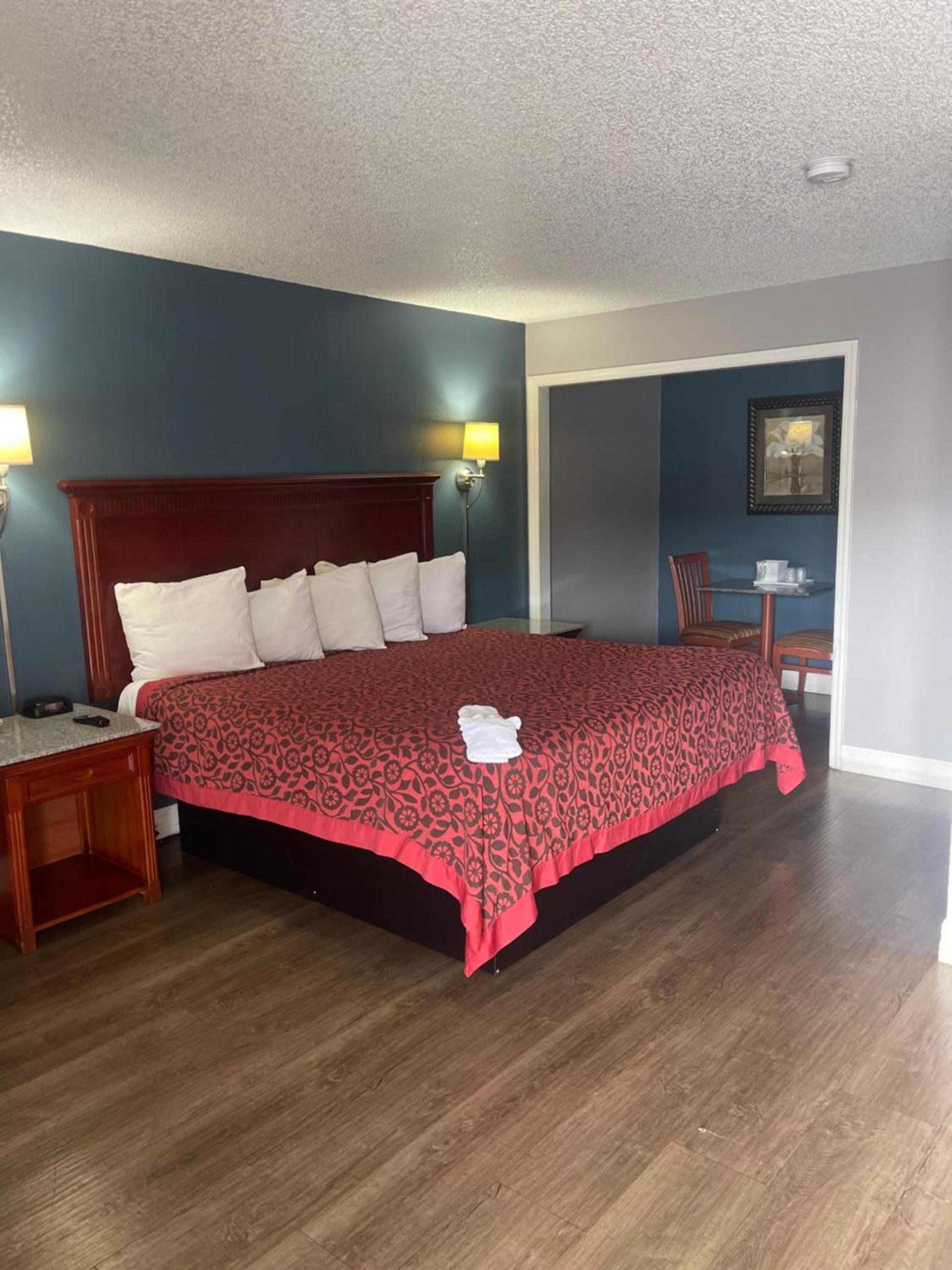 Blue Spring Inn Orange City photo 10
