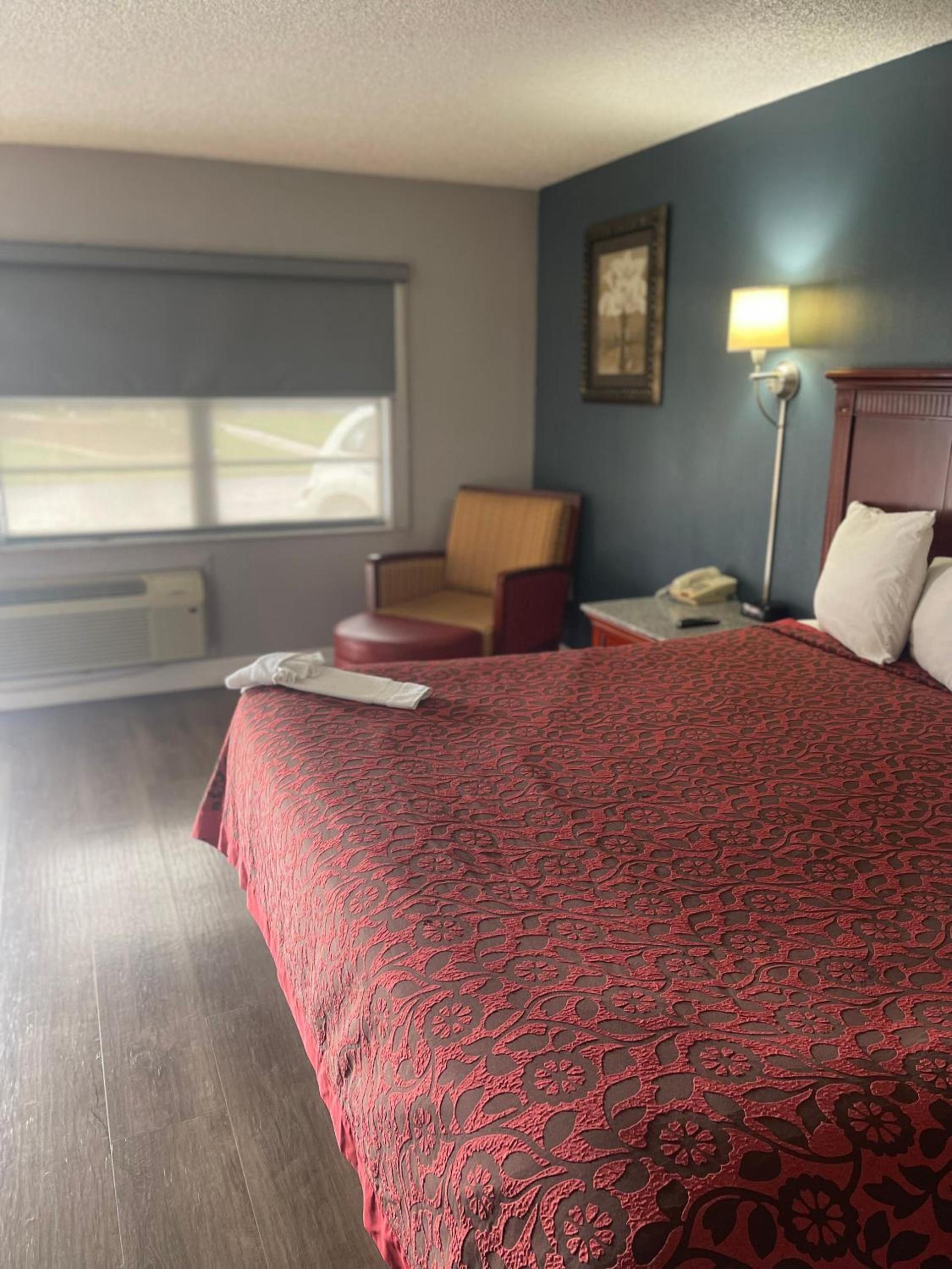 Blue Spring Inn Orange City photo 11