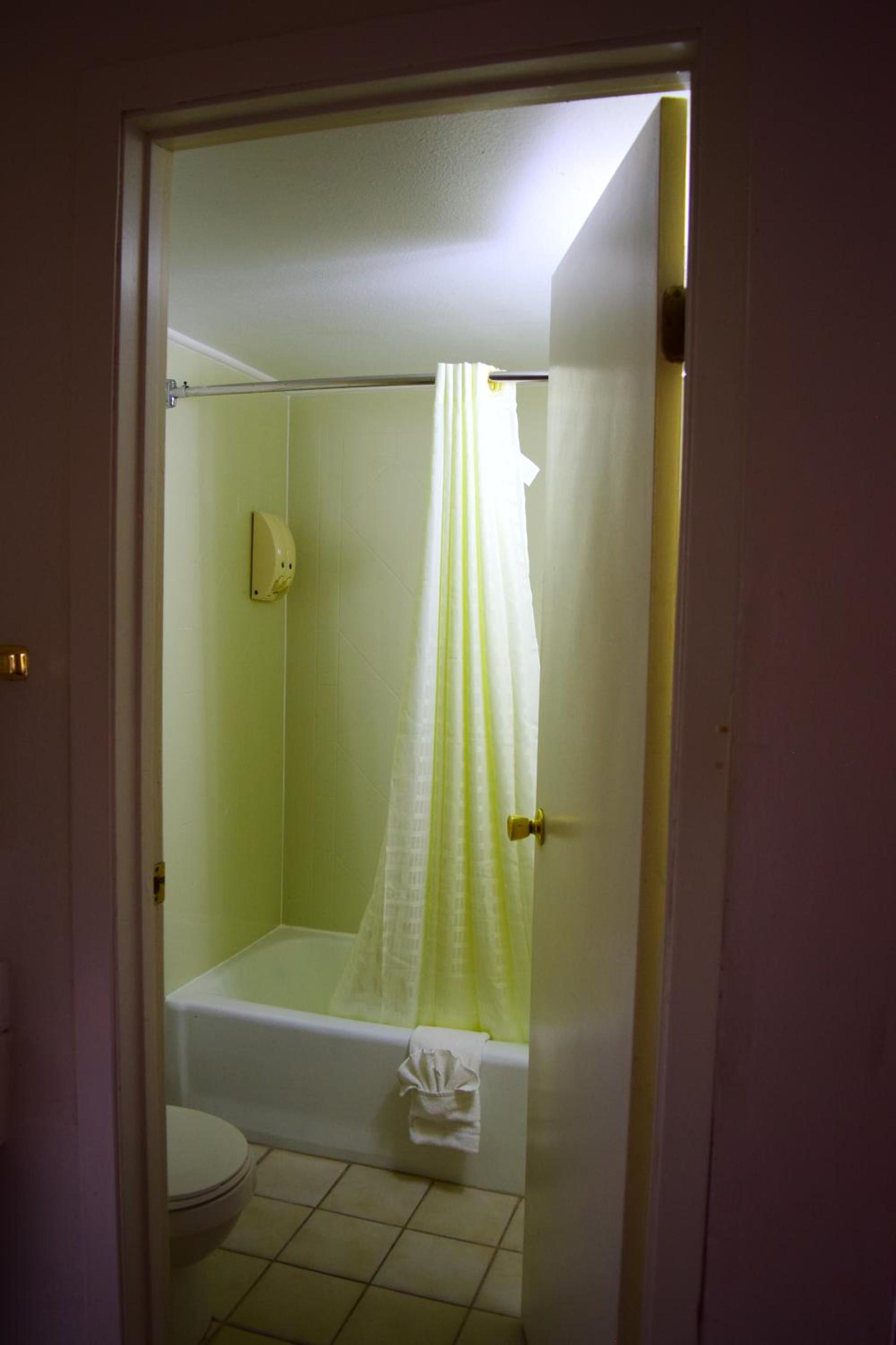 Super 8 by Wyndham Newcastle photo 33